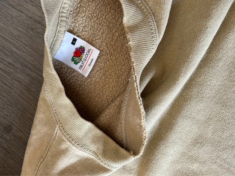 Other Fruit of the Loom Sz L Blank Beige Boxy Sweatshirt Size US L / EU 52-54 / 3 - 4 Thumbnail