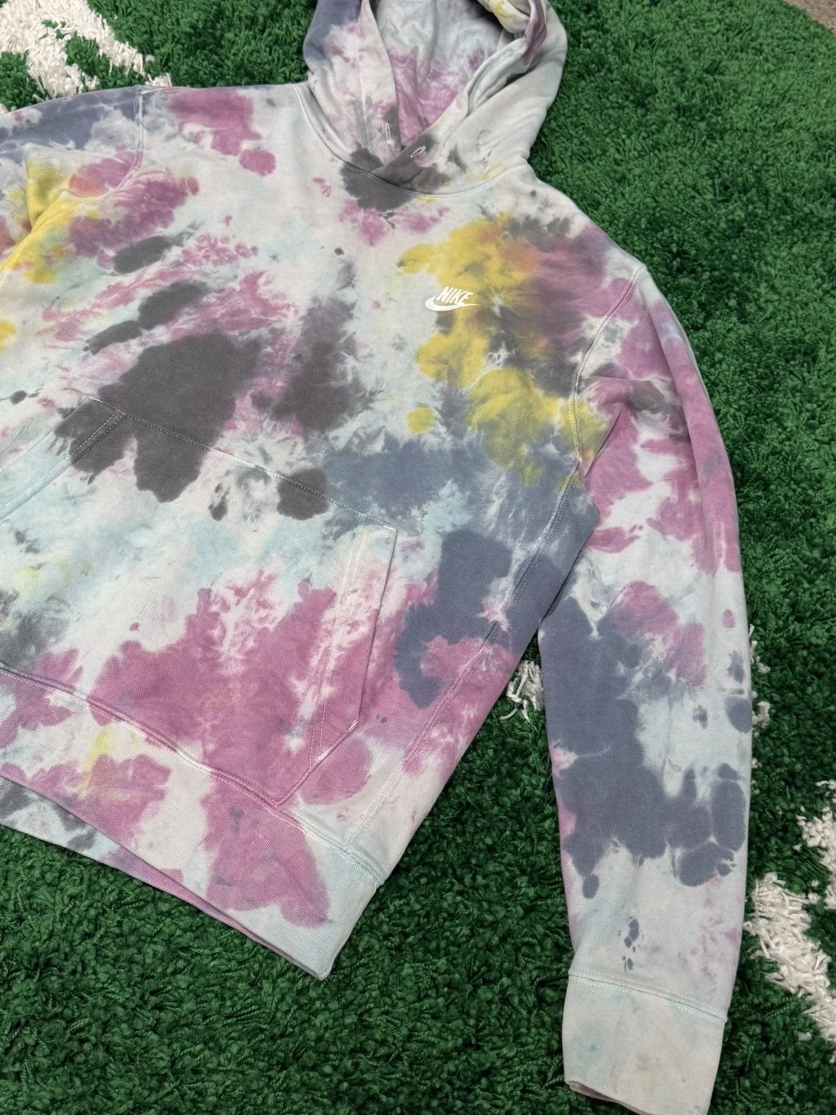 Nike Nike Tie Dye Logo Mini Swoosh Hoodie Small Size US S / EU 44-46 / 1 - 3 Thumbnail