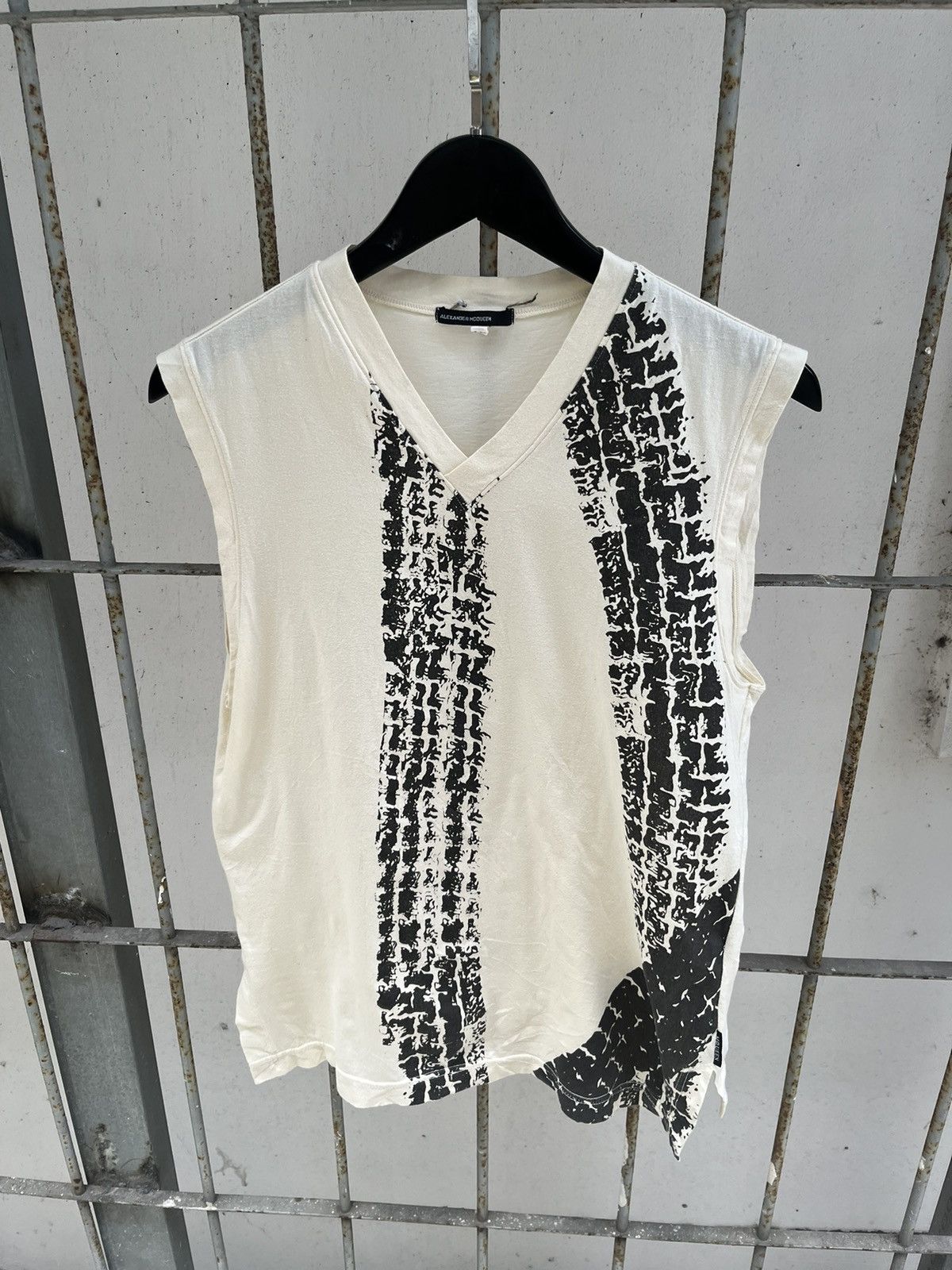 Alexander McQueen 1997 ALEXANDER MCQUEEN " TIRE PRINT" TANK TOP Size US M / EU 48-50 / 2 - 1 Thumbnail