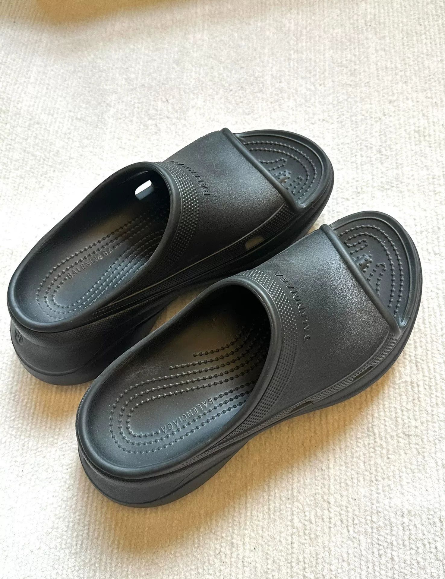 Balenciaga Balenciaga Pool Crocs Rubber Slippers Size US 6 / EU 39 - 3 Thumbnail