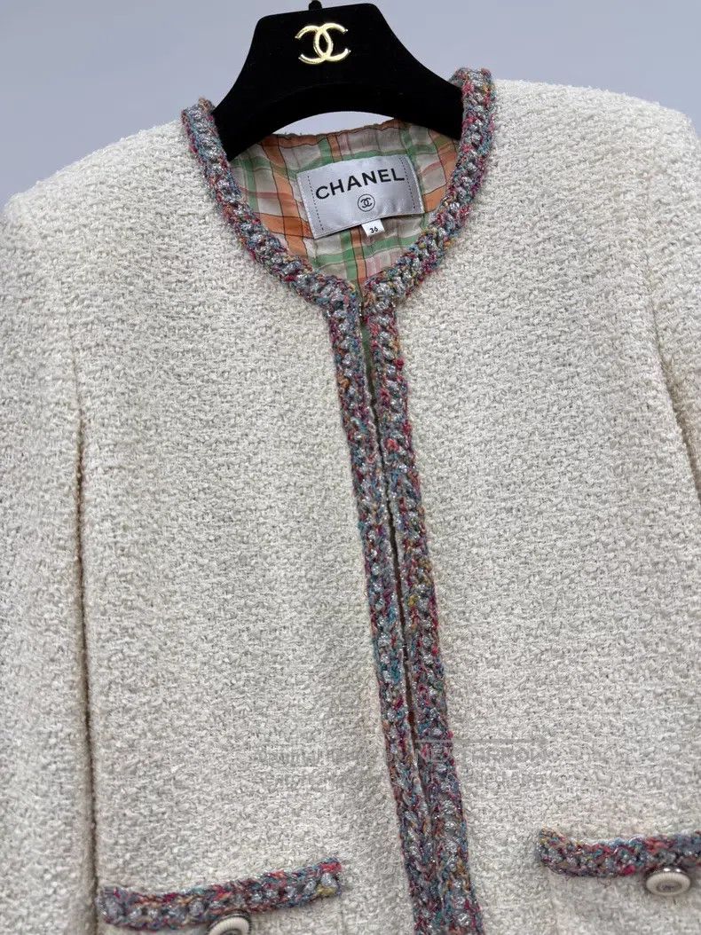Chanel Chanel Tweed rolled-edged two-pocket jacket Size XS / US 0-2 / IT 36-38 - 2 Thumbnail