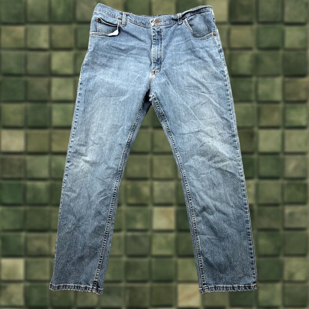 Wrangler Wrangler Jeans Men's Blue Denim 5-Pocket Regular Straight Size 40x32 Light Wash Denim Jeans Size US 40 / EU 56 - 1 Thumbnail
