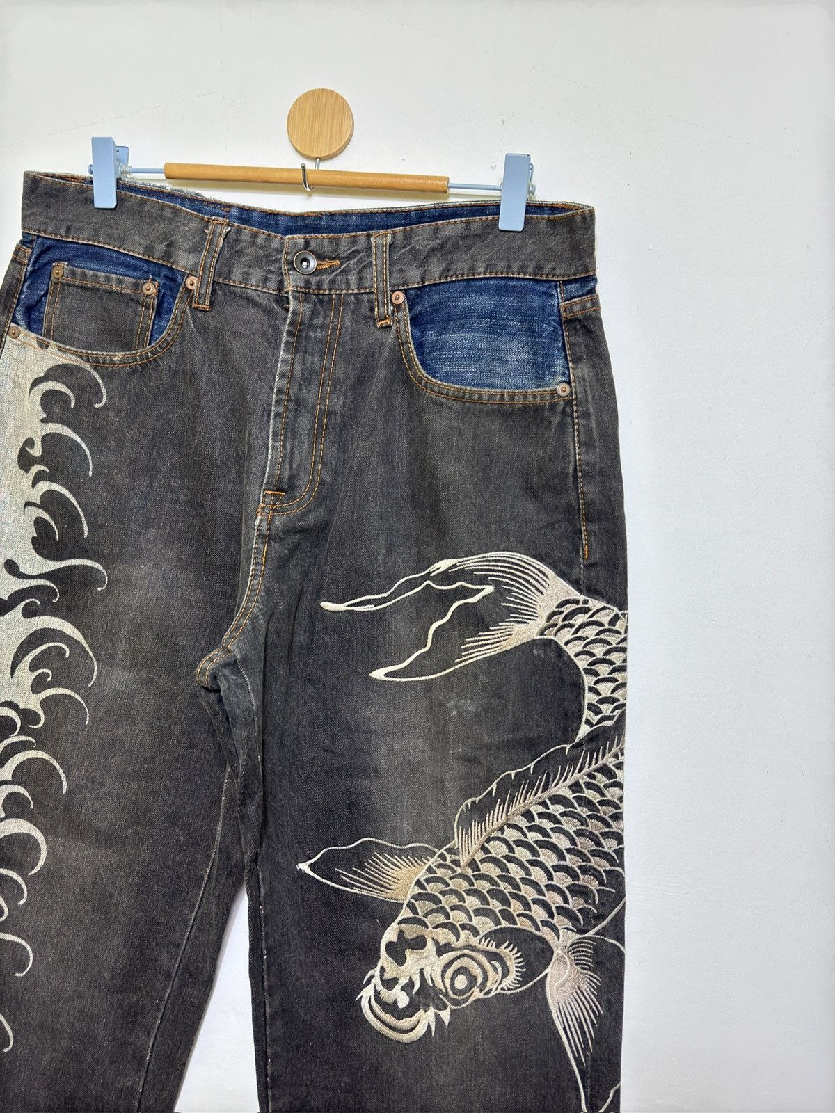 Karakuri Tamashii Baggy SCRIPT Sukajan Fish Embroidered Distressed Denim Size US 32 / EU 48 - 5 Thumbnail
