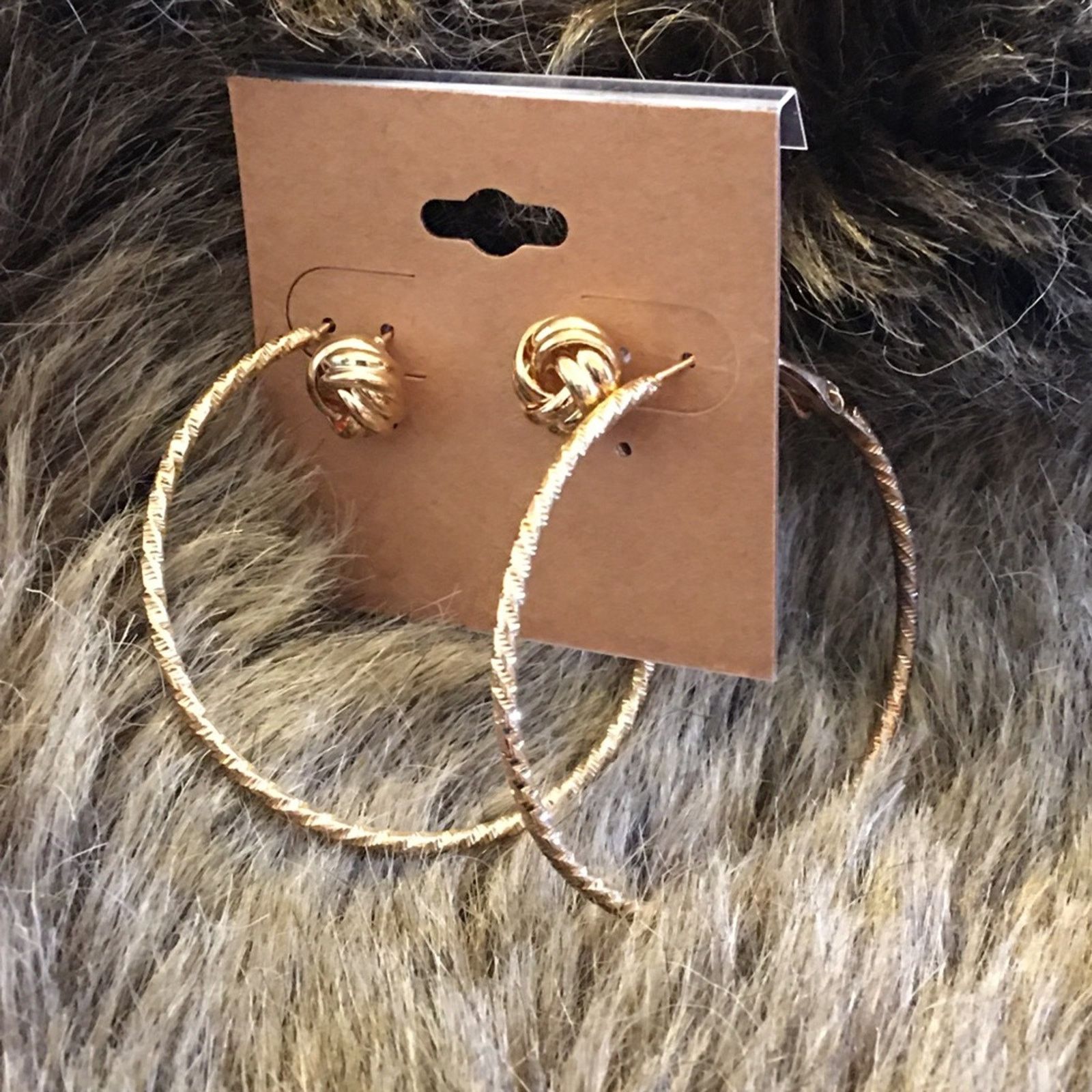 Jewelry 2 pairs gold tone fashion earrings Size ONE SIZE - 2 Thumbnail