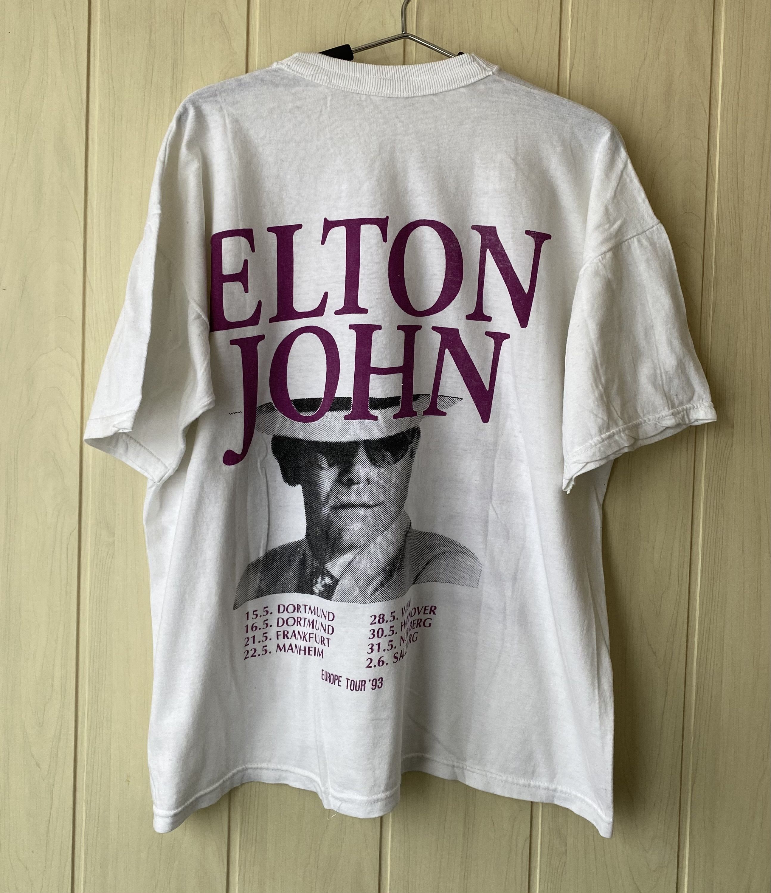 Band Tees Vintage 1993 Elton John The One Europe Tour t-shirt Size US XL / EU 56 / 4 - 2 Thumbnail