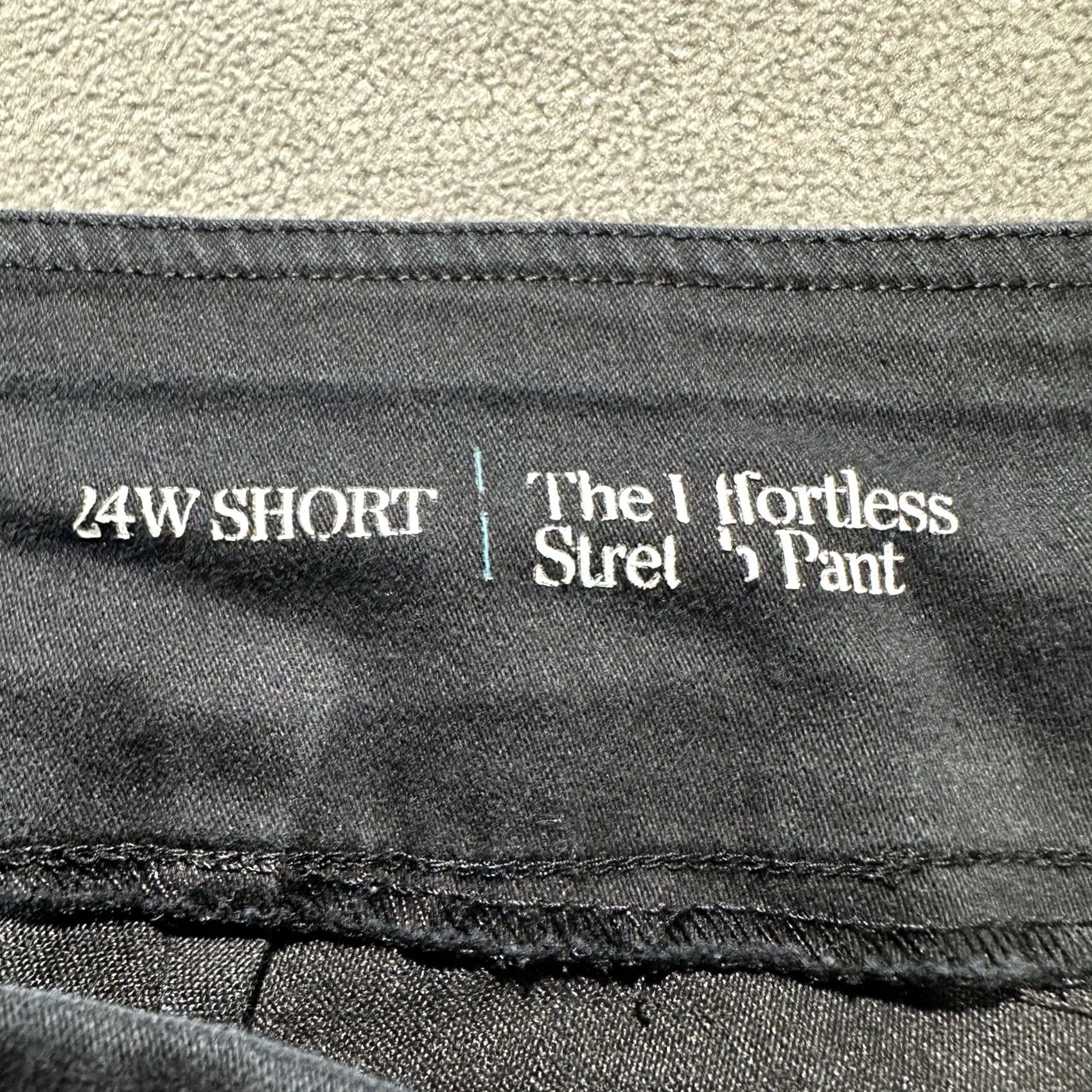 Croft & Barrow Croft & Barrow Slim Pants Womens 24W Short Black Chino Stretch Flat Front Straight Rise 25" Inseam Size 42" / US 20 - 4 Thumbnail