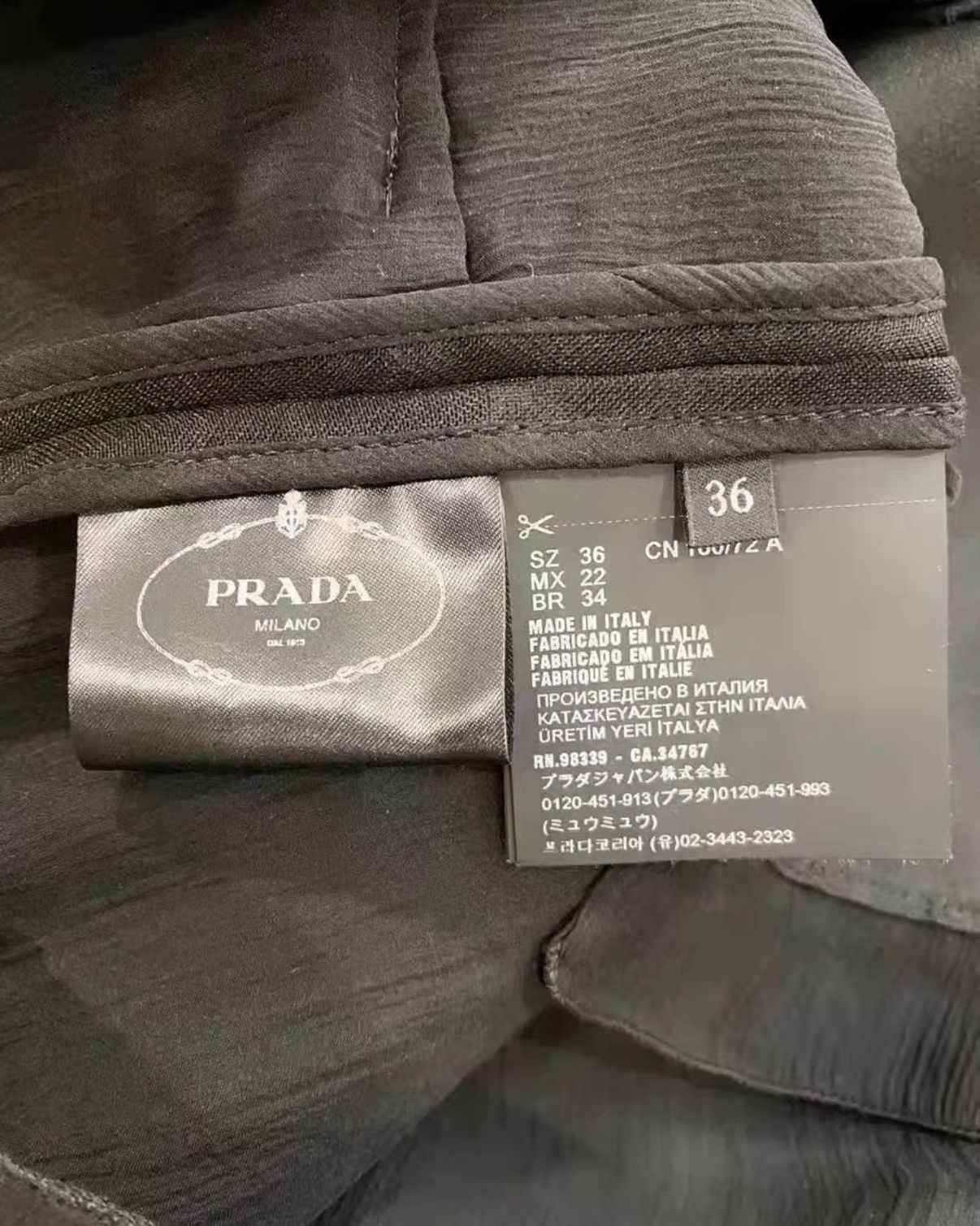 Prada Prada Black Short Jacket, Classic Fashion Style J33 Size XS / US 0-2 / IT 36-38 - 6 Thumbnail