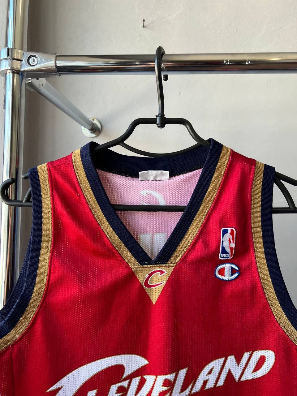NBA CLEVELEND CAVALIERS #23 JAMES BASKETBALL CHAMPION JERSEY S Size US S / EU 44-46 / 1 - 4 Thumbnail