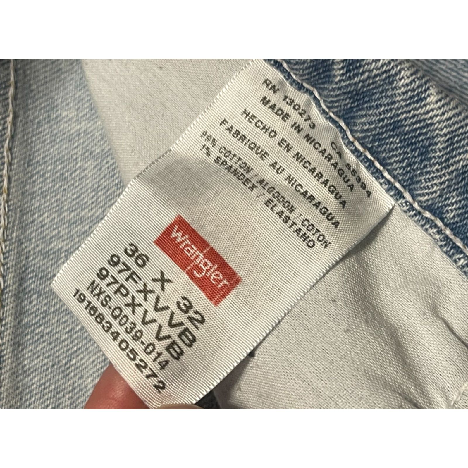 Wrangler Wrangler Jeans Men's 36x32 Blue Denim Light Wash Straight Leg 5-Pocket Pockets Regular Fit Vintage: No Mens Size US 36 / EU 52 - 4 Thumbnail