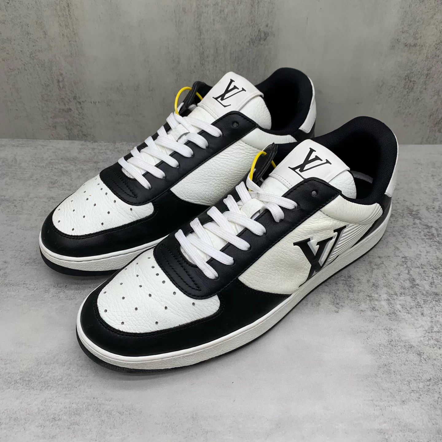 Louis Vuitton LV Rivoli Black Low Top Sneakers 41 95 New Size US 8 / EU 41 - 1 Thumbnail