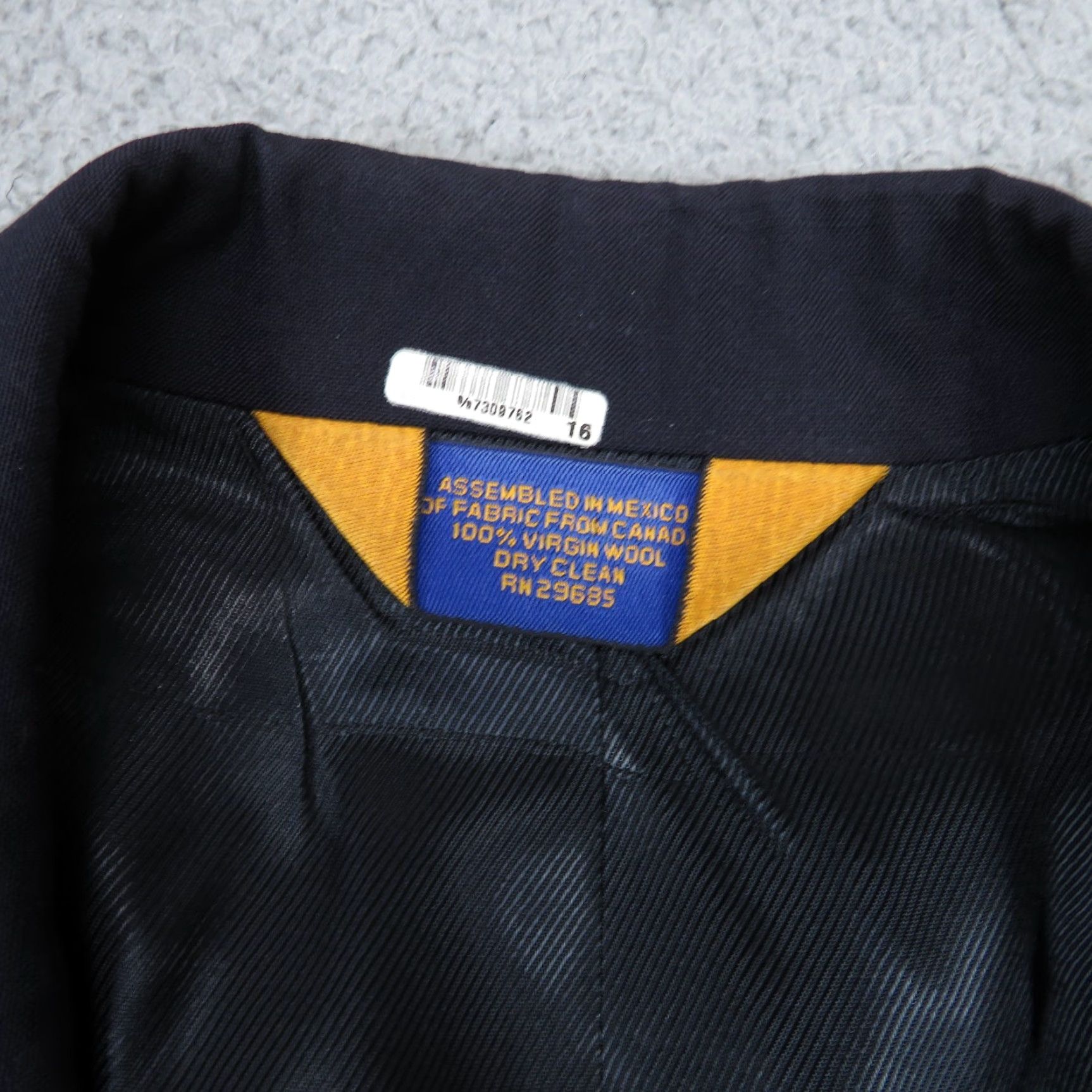 Pendleton VINTAGE Pendleton Blazer Jacket Mens 42L Navy Virgin Wool Casual Office Wear Business Blue 80s 90s Classic College School University Mens Size 42R - 4 Thumbnail