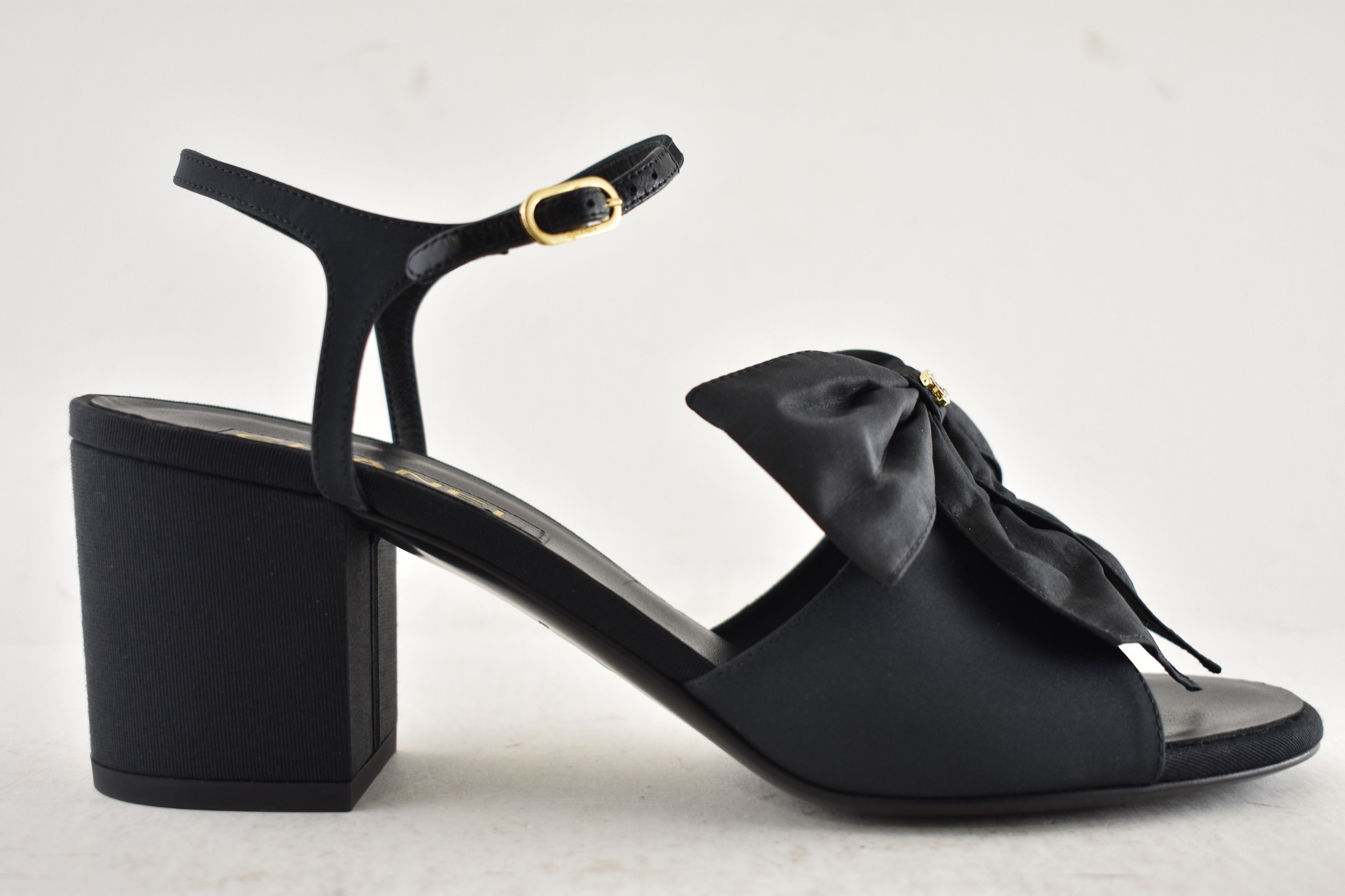 Chanel Chanel 24A Black Silk Bow CC Logo Block Heel Sandals 42 Size US 12 / IT 42 - 2 Thumbnail
