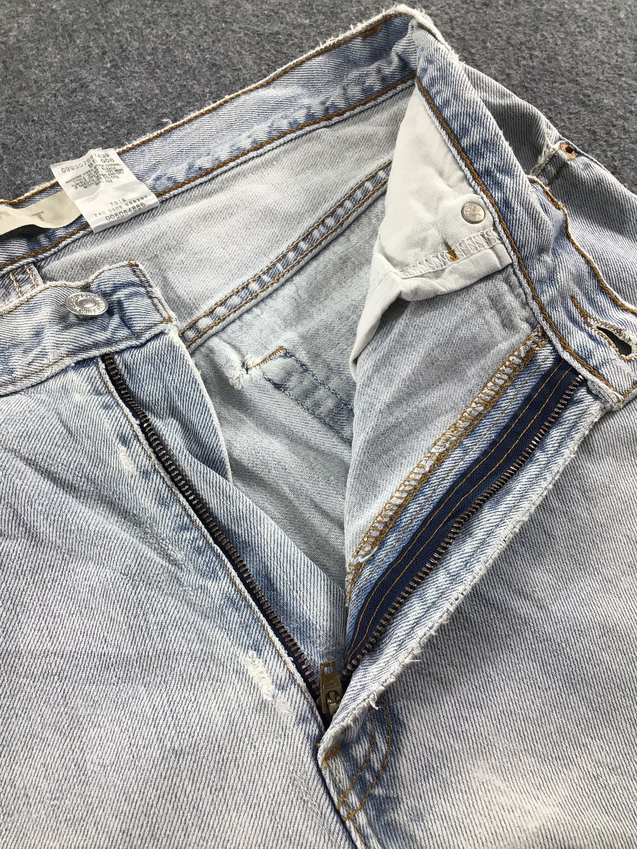 Levi's Vintage Light Wash Levis 505 Jeans-J486 Size US 34 / EU 50 - 9 Thumbnail