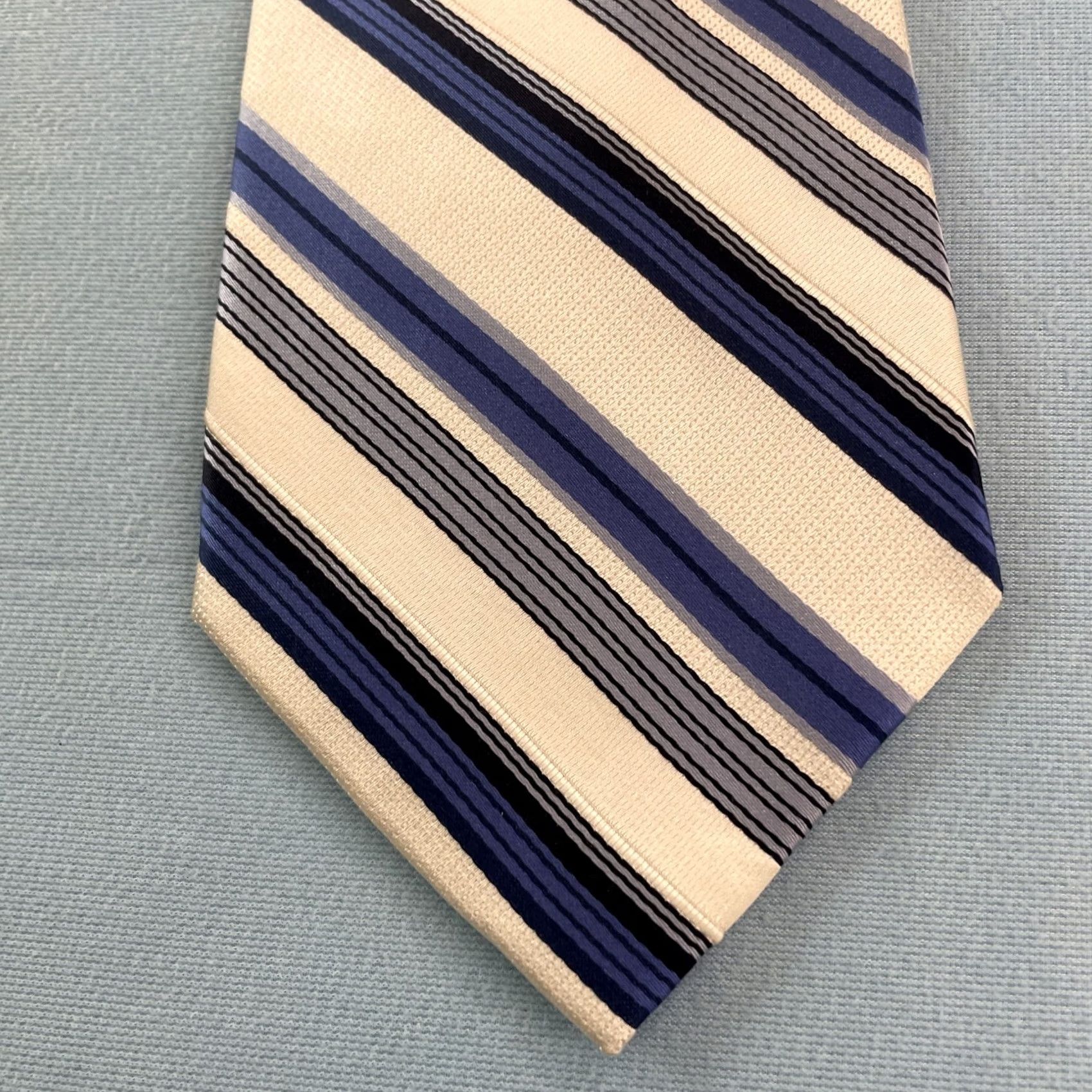 Vintage VINTAGE Bachrach All Silk Tie Repp Tie Striped Necktie Blue White Exec Power Tie 4x61 Cap­sule Wide Necktie Mens Silk Tie Size ONE SIZE - 2 Thumbnail