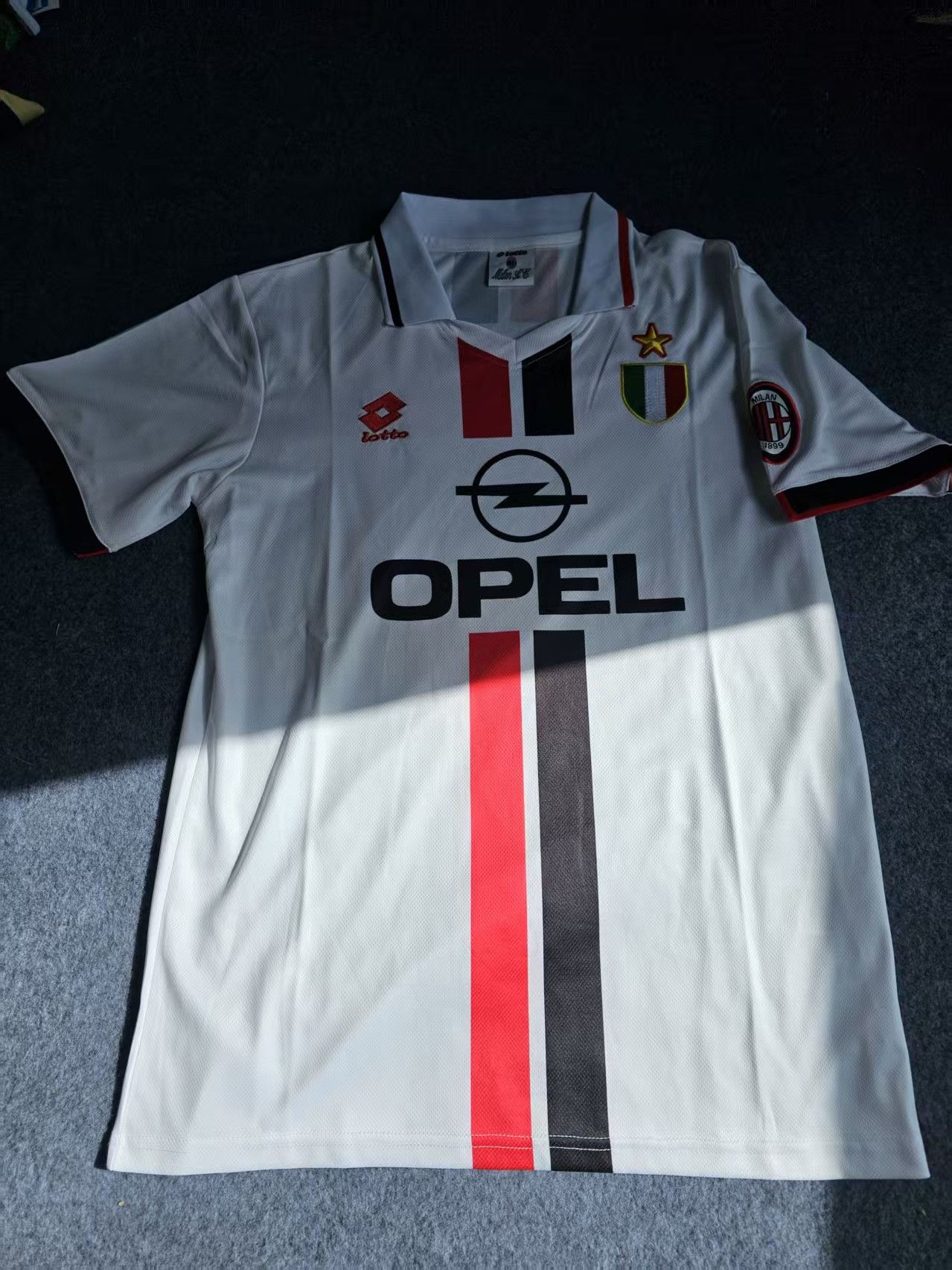 Other 1995 97 AC Milan Jersey Away Size US M / EU 48-50 / 2 - 1 Thumbnail