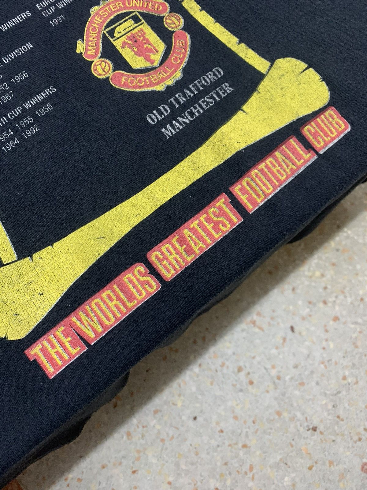 Vintage 🔴 Vintage Manchester United “Roll of Honour” Tee Size US XL / EU 56 / 4 - 13 Thumbnail