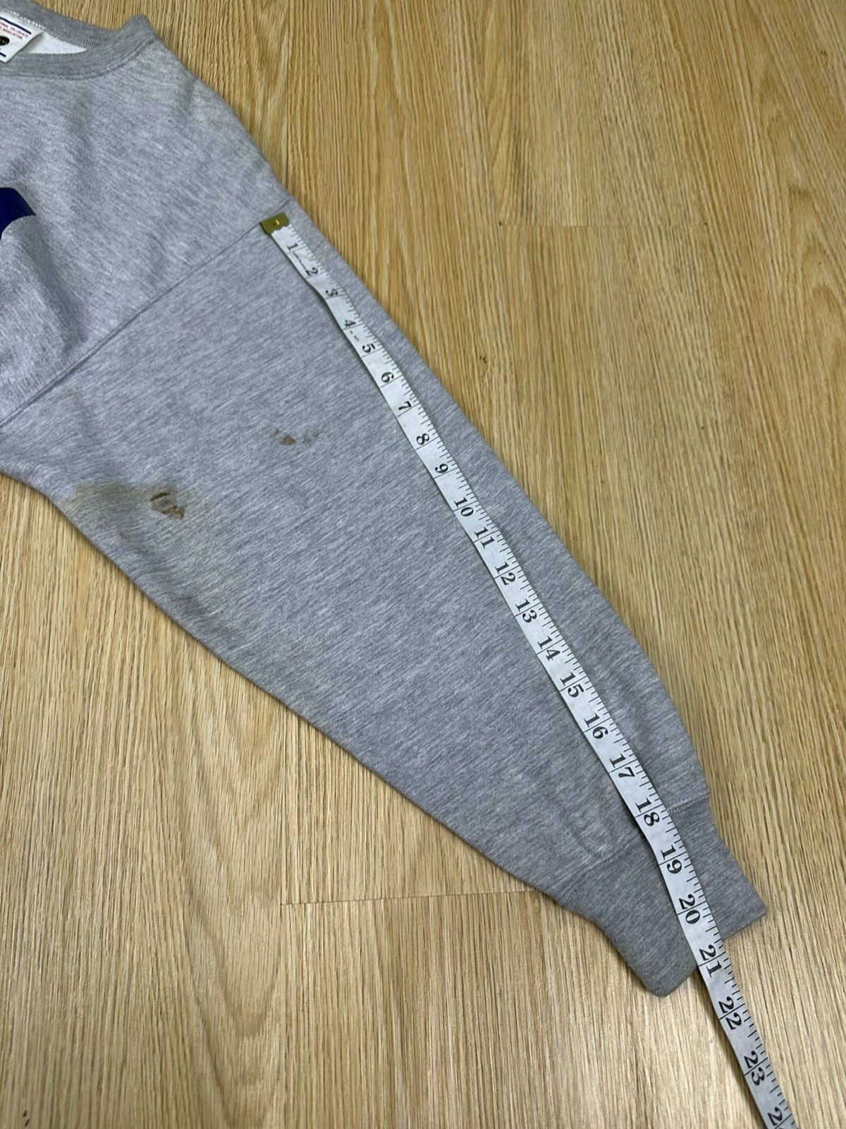 NCAA Vintage NCAA by Descente Crewneck Z239 Size US L / EU 52-54 / 3 - 9 Thumbnail