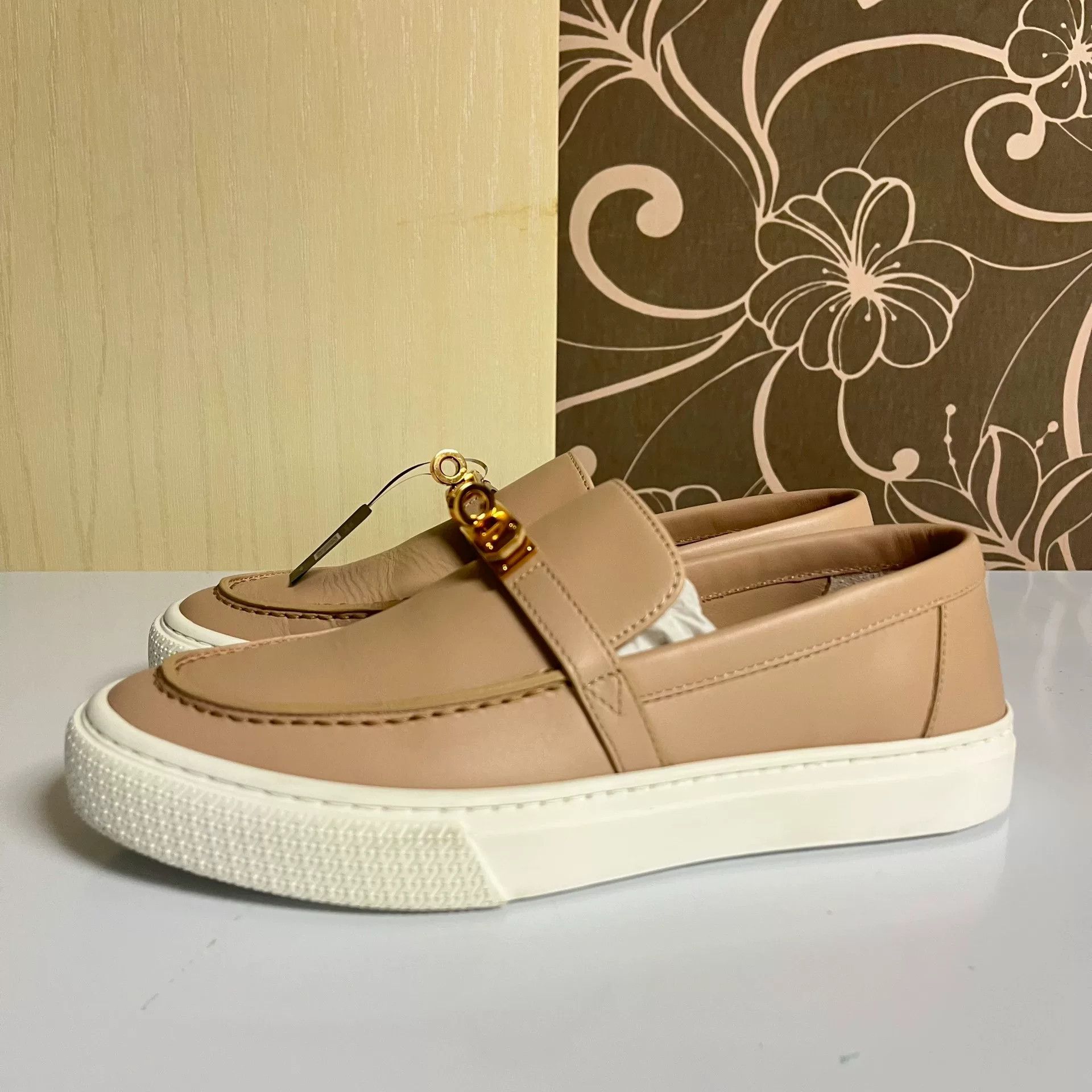 Hermes Hermes Beige Kelly Buckle Sneakers Size US 6 / IT 36 - 1 Thumbnail