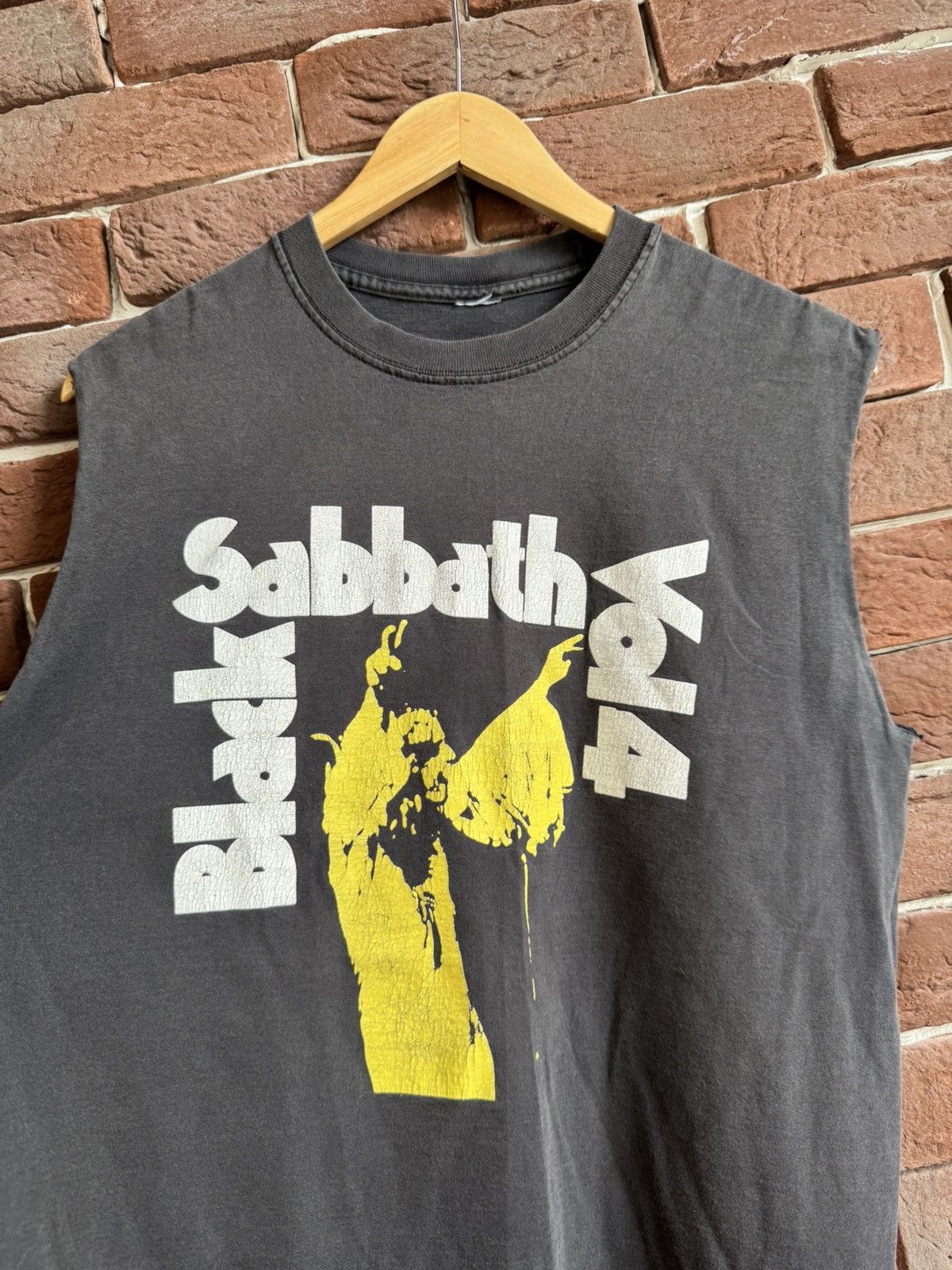 Band Tees Rare Black Sabbath vol 4 heavy Metal Rock Band Tee tank top Size US M / EU 48-50 / 2 - 7 Thumbnail