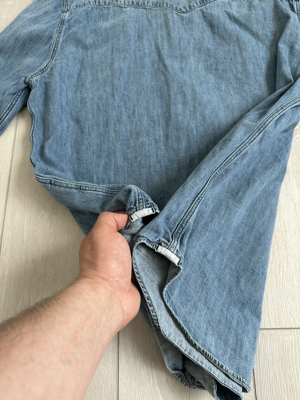 Levi's VINTAGE LEVIS DENIM SHIRT MENS XL RELAXED FIT Size US XL / EU 56 / 4 - 12 Thumbnail