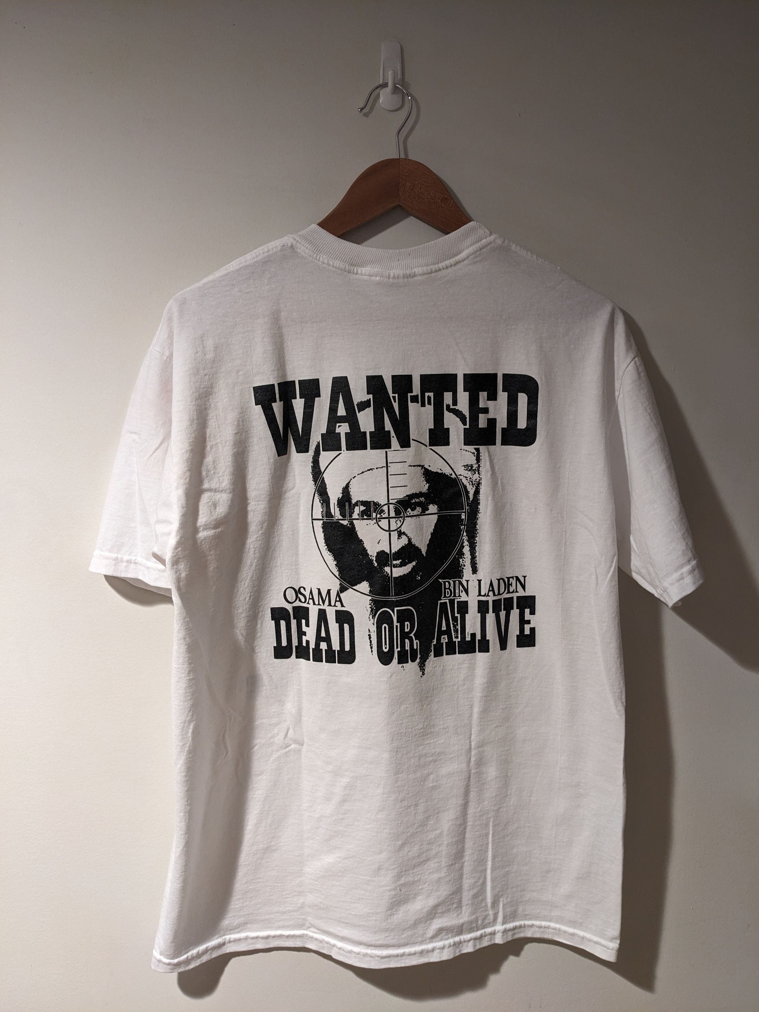 Vintage Vintage Y2K American United Osama Bin Laden Wanted T-Shirt Size US L / EU 52-54 / 3 - 1 Thumbnail