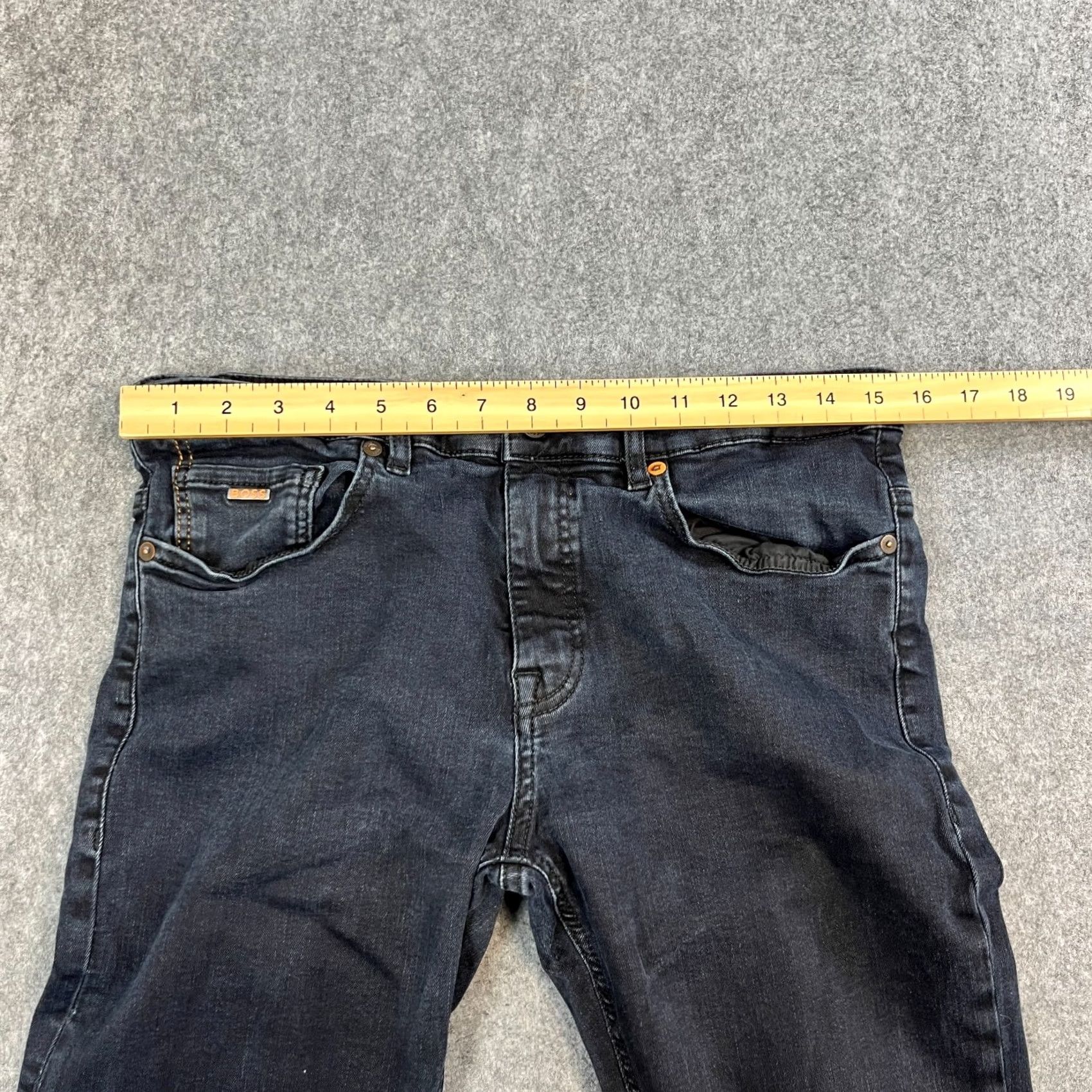 Hugo Boss HUGO BOSS Jeans Slim Delaware 33 Dark Wash Denim 5-Pocket Zip Mens Slim Fit California? Size US 33 - 7 Thumbnail