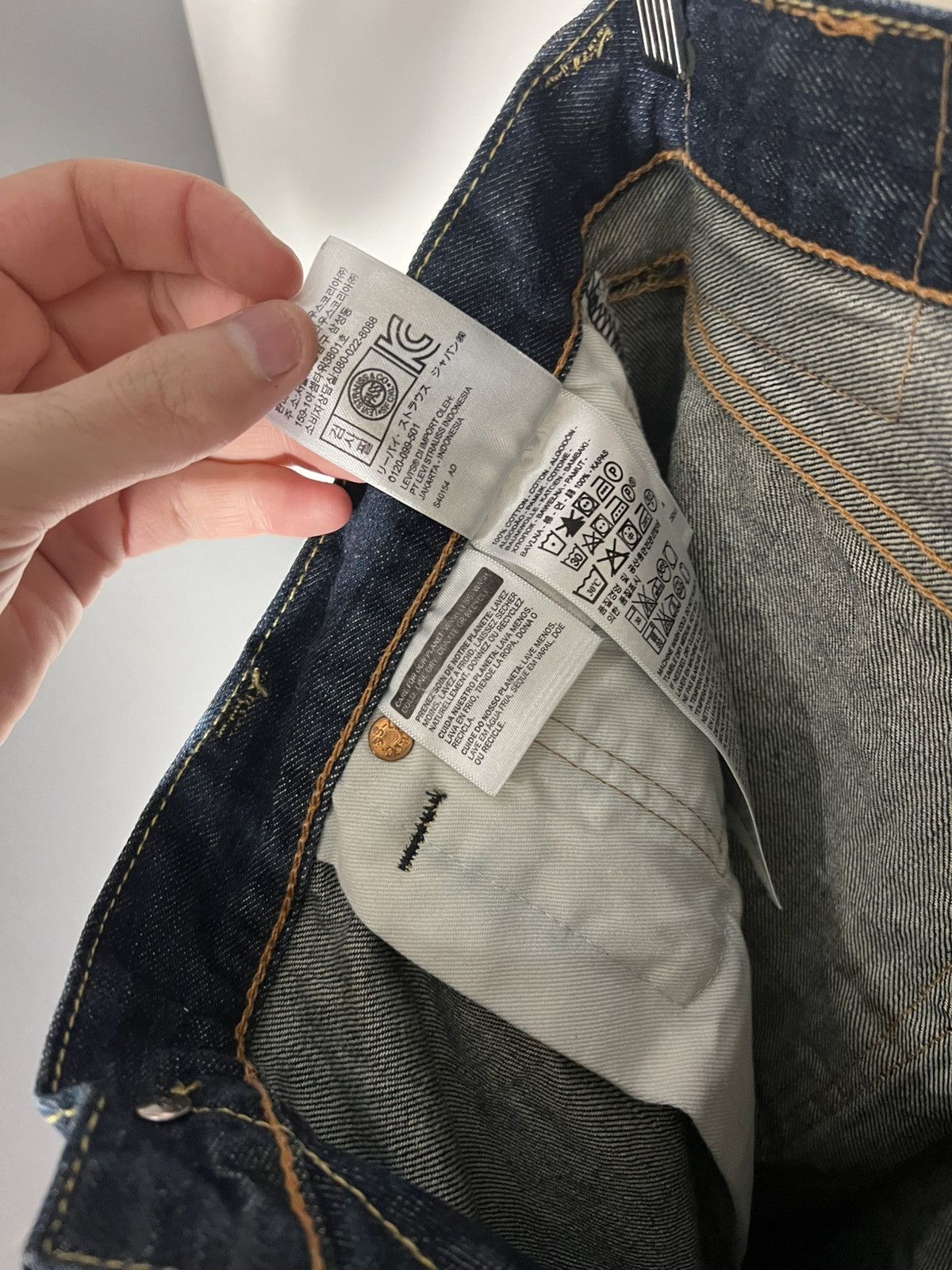 Levi's VINTAGE LEVI’S 501 CLOTHING MADE & CRAFTED DENIM JEANS CASUAL DESIGNER Y2K USA 90s Size US 36 / EU 52 - 13 Thumbnail