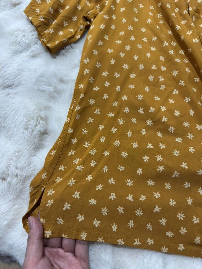 Saint Laurent Paris Saint Laurent Paris size 40 Flower short-sleeved shirt Size L / US 10 / IT 46 - 7 Thumbnail