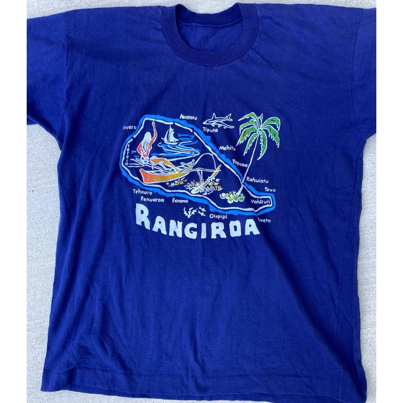 ALOHAS VINTAGE Rangiroa French Polynesia Map T Shirt Blue Island Graphic Tee Tiki Aloha Mens M Graphic Print 80s Tropical Size US M / EU 48-50 / 2 - 3 Thumbnail