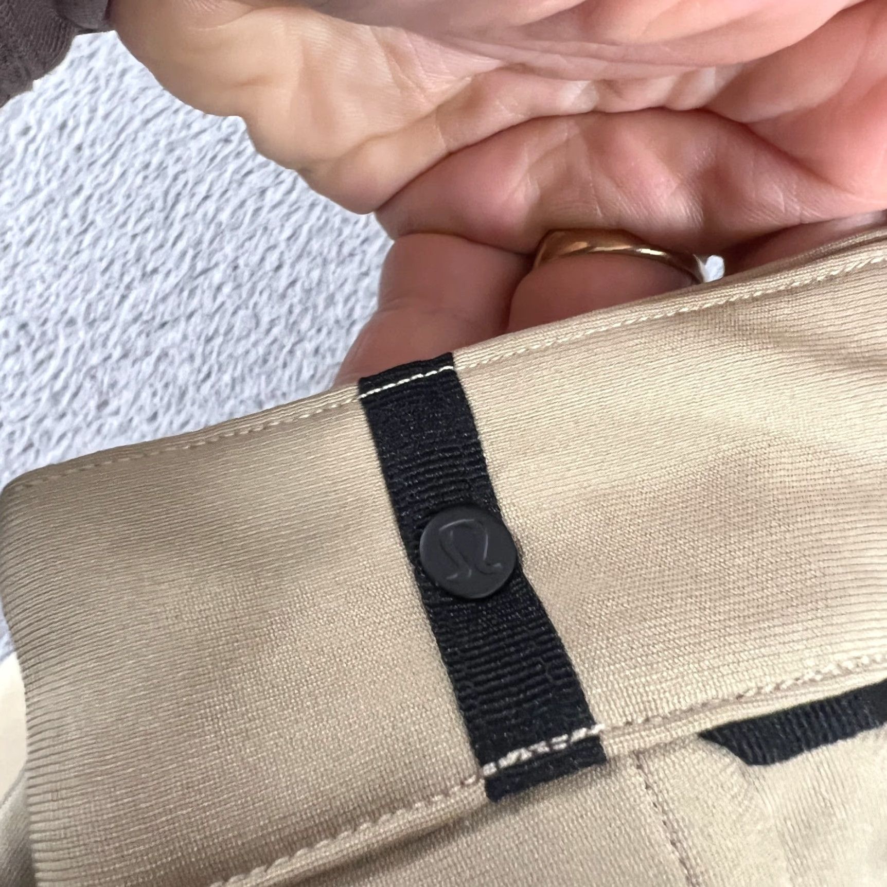 Lululemon Lululemon Commission Shorts Men 32 Tan Warpstreme Golf 11” LM7A83S Size US 32 / EU 48 - 7 Thumbnail