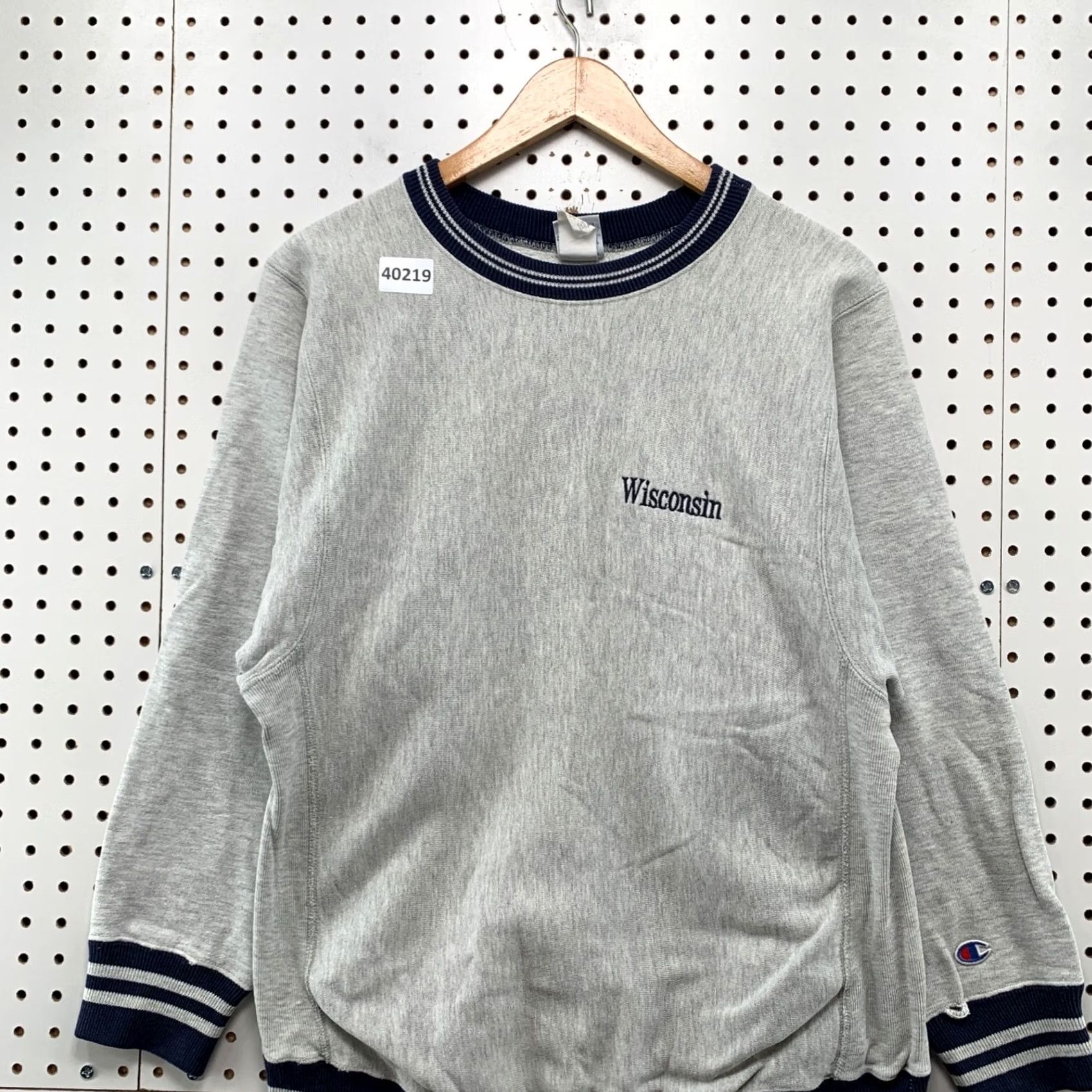Champion VINTAGE Champion Reverse Weave Sweatshirt Mens M Gray 90s Wisconsin USA 19x27 Size US M / EU 48-50 / 2 - 3 Thumbnail