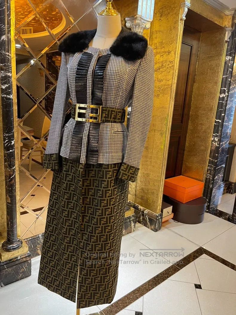 Fendi Fendi Houndstooth patch mink fur collar, classic old flowe Size M / US 6-8 / IT 42-44 - 4 Thumbnail