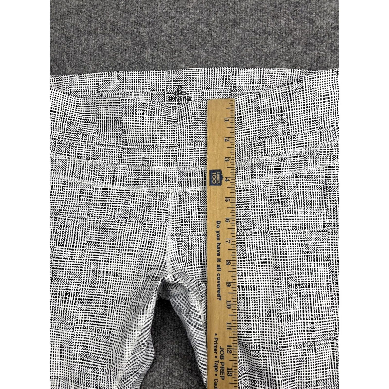 Prana PrAna Womens XL White Capri Leggings Ruched Geometric Print Yoga Gym Capri Pants Slim Fit Stretch Activewear Size 40" / US 18 - 4 Thumbnail