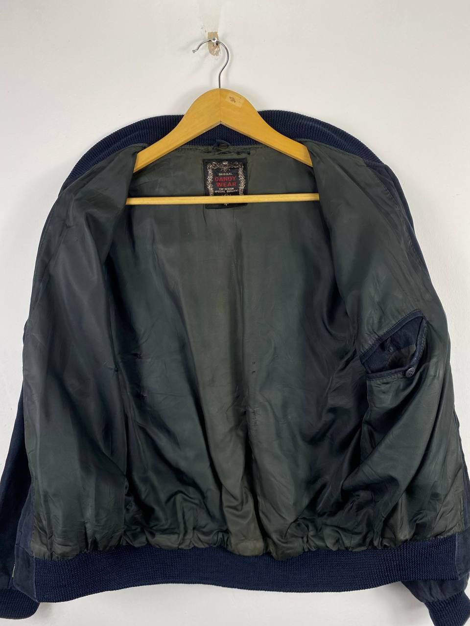 Leather vintage japanese brand bomber leather jacket nice design Size US L / EU 52-54 / 3 - 6 Thumbnail