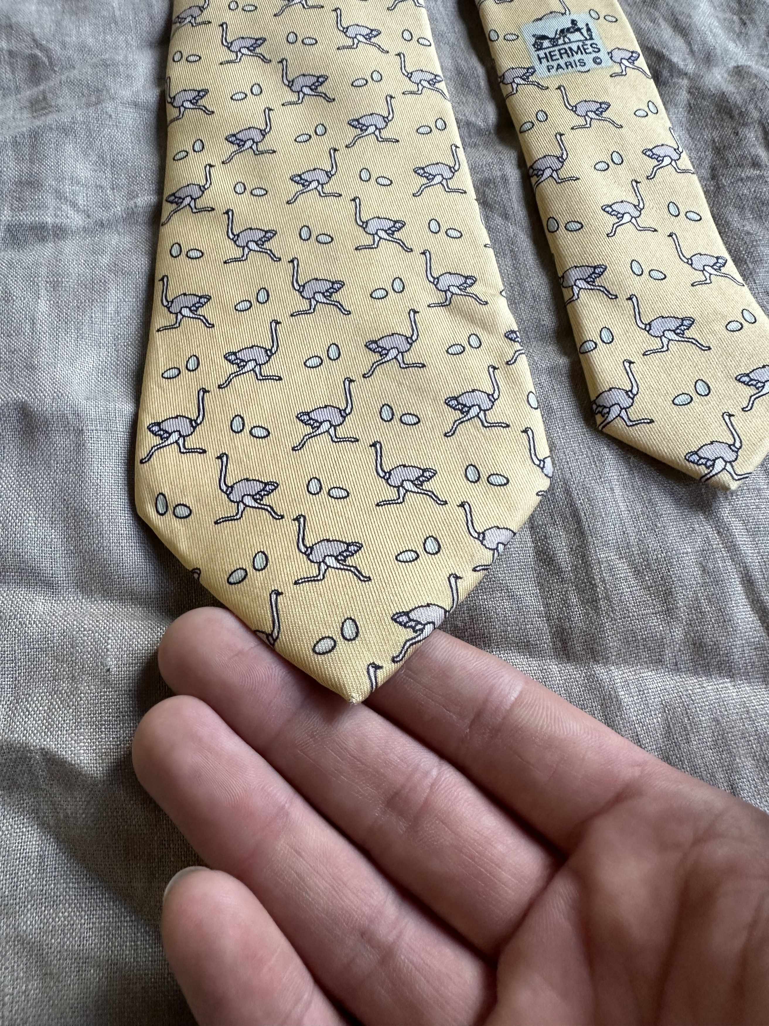 Hermes Hermes Vintage Animal Pattern Strauss Silk Tie 7649AP Size ONE SIZE - 6 Thumbnail