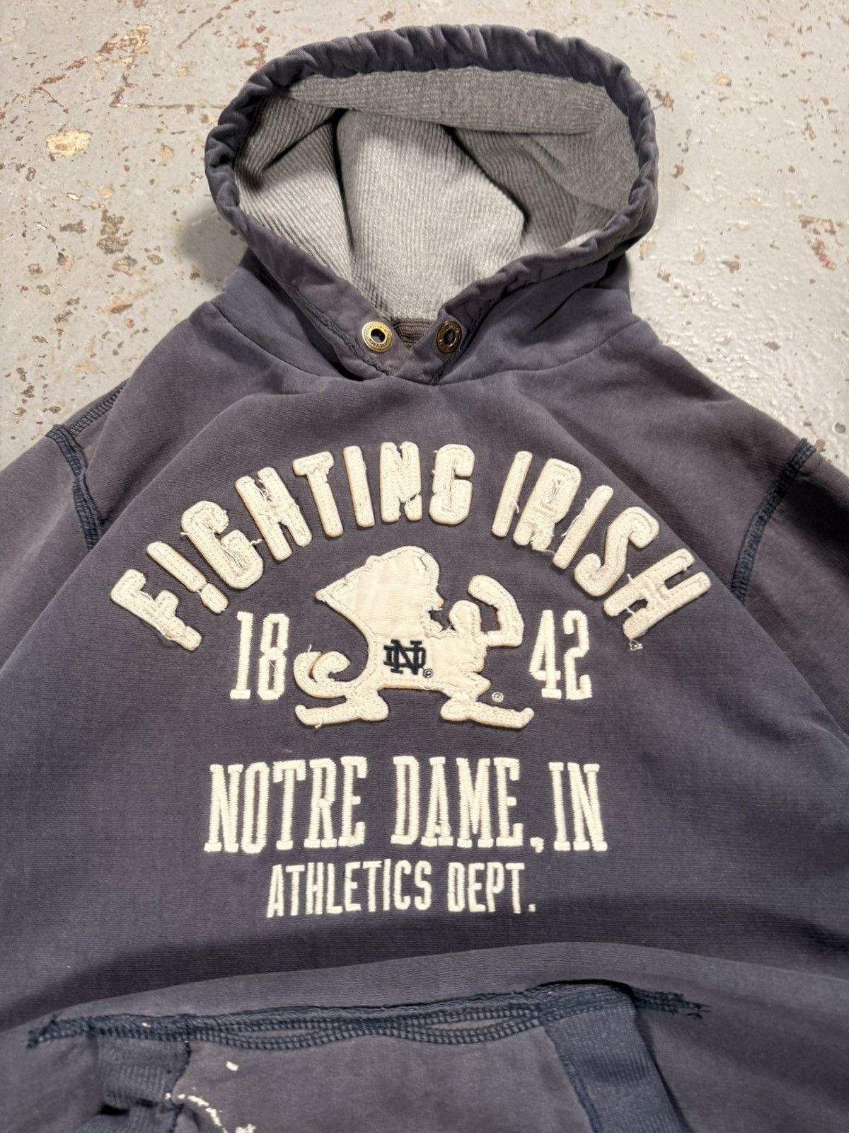 Other Vintage Distressed Sun Faded Notre Dame College Hoodie Size US M / EU 48-50 / 2 - 7 Thumbnail