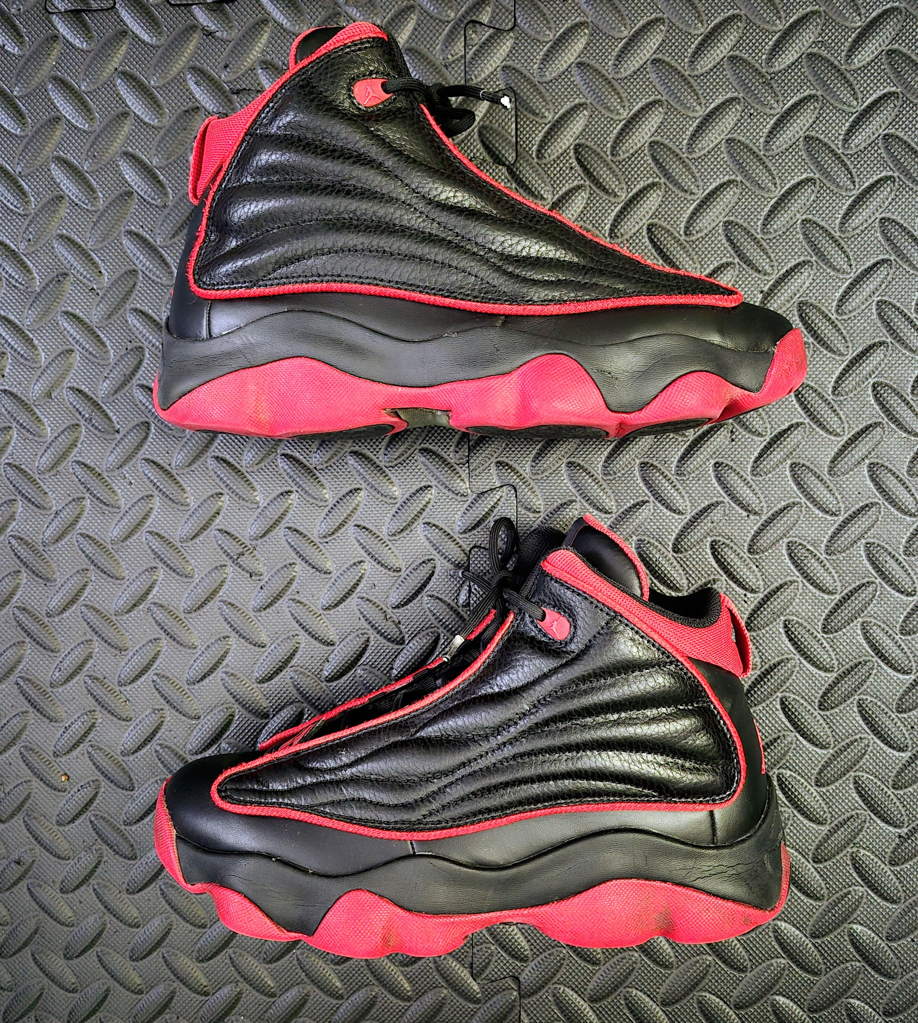 Jordan Brand 6.5Y- Nike Air Jordan Pro Strong Bred Black Red (DC7911-006) Size US 6.5 / EU 39-40 - 3 Thumbnail