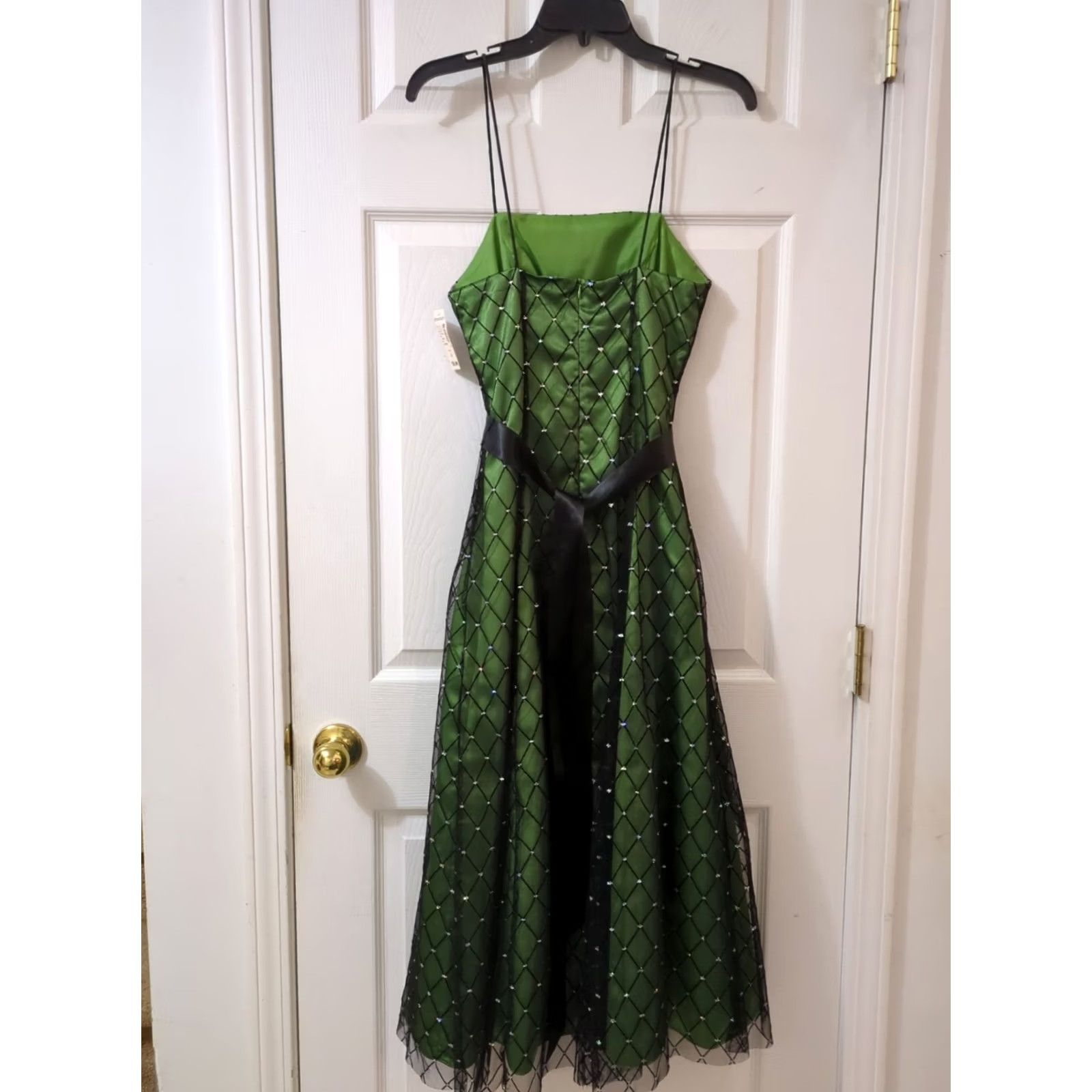 Vintage Dressbarn Green with black net overlay Women's Size 4 Sparkle NWT Ball Gown Long No Sleeve Polyester Formal Party/Cocktail Women Size S / US 4 / IT 40 - 3 Thumbnail