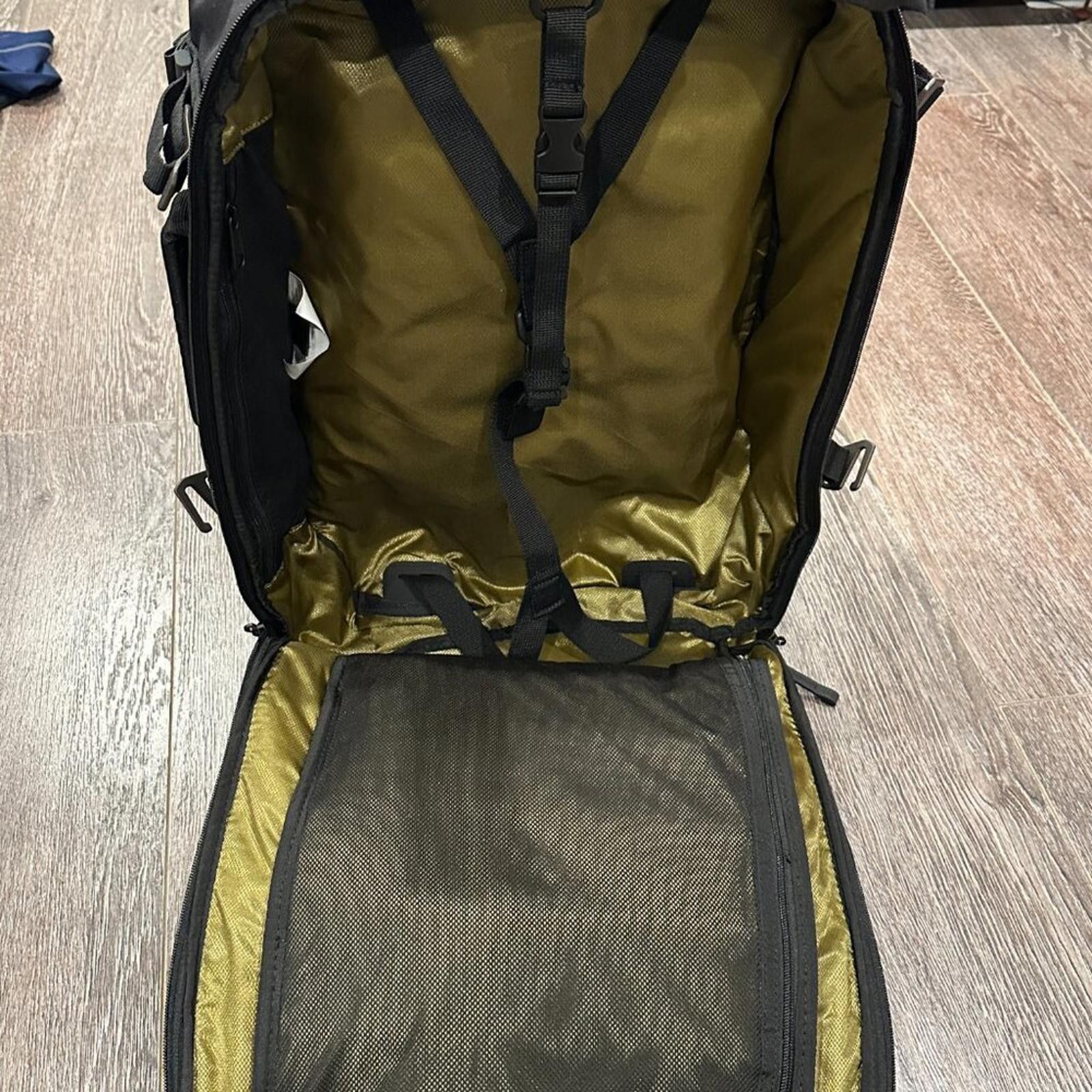 Victorinox Victorinox Rolling Suitcase – Hard to Find – Retails $500 Size ONE SIZE - 7 Thumbnail