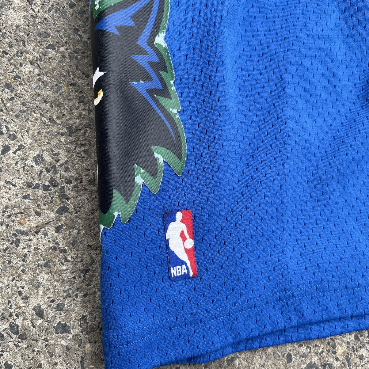 Vintage MINNESOTA TWOLVES MITCHELL & NESS SWINGMAN SERIES NBA SHORTS Size US 30 / EU 46 - 3 Thumbnail
