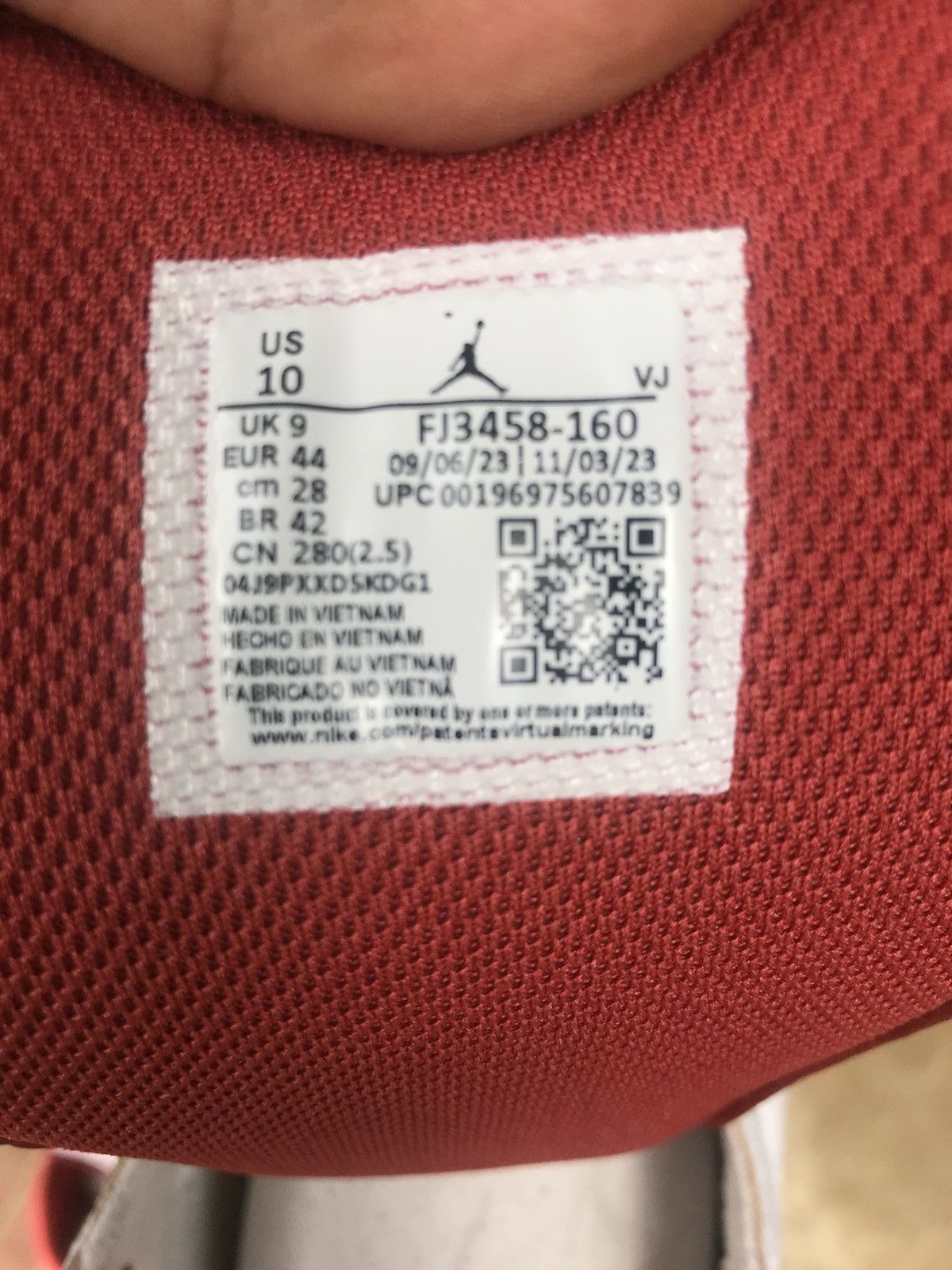 Jordan Brand Air Jordan 1 SE Mid White Dune Red Size 10 NWOB Size US 10 / EU 43 - 6 Thumbnail