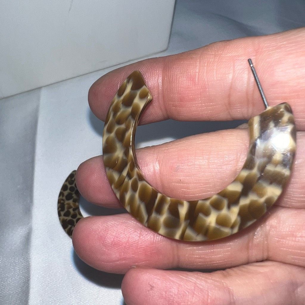 Vintage Vintage Leopard Acrylic Half Hoop Earrings Size ONE SIZE - 4 Thumbnail