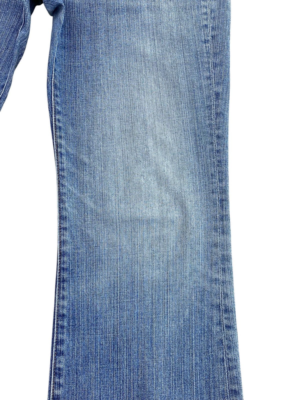 Uniqlo UNIQLO Faded Blue Wash Style Flare Jeans Size US 30 / EU 46 - 8 Thumbnail