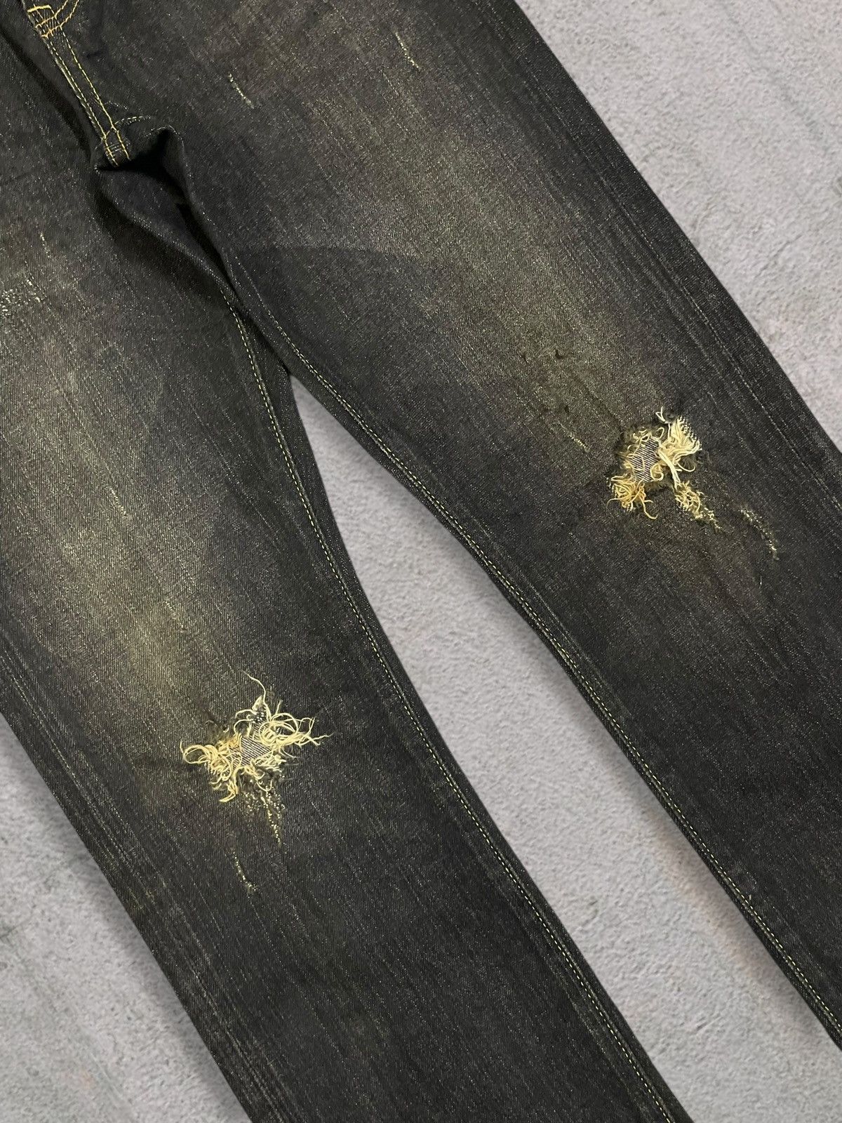 Jun Takahashi Uniqlo Stretchable Slim Straight Denim Mud Wash Ripped Jeans Size 29" - 6 Thumbnail
