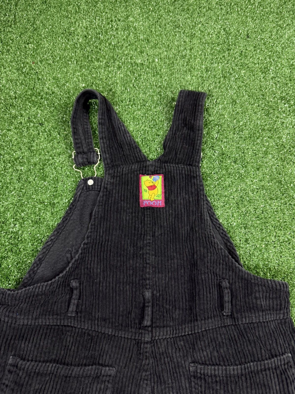 Vintage Vintage Embroidered Winnie-the-Pooh black 14/15 Size 30" / US 8 / IT 44 - 8 Thumbnail