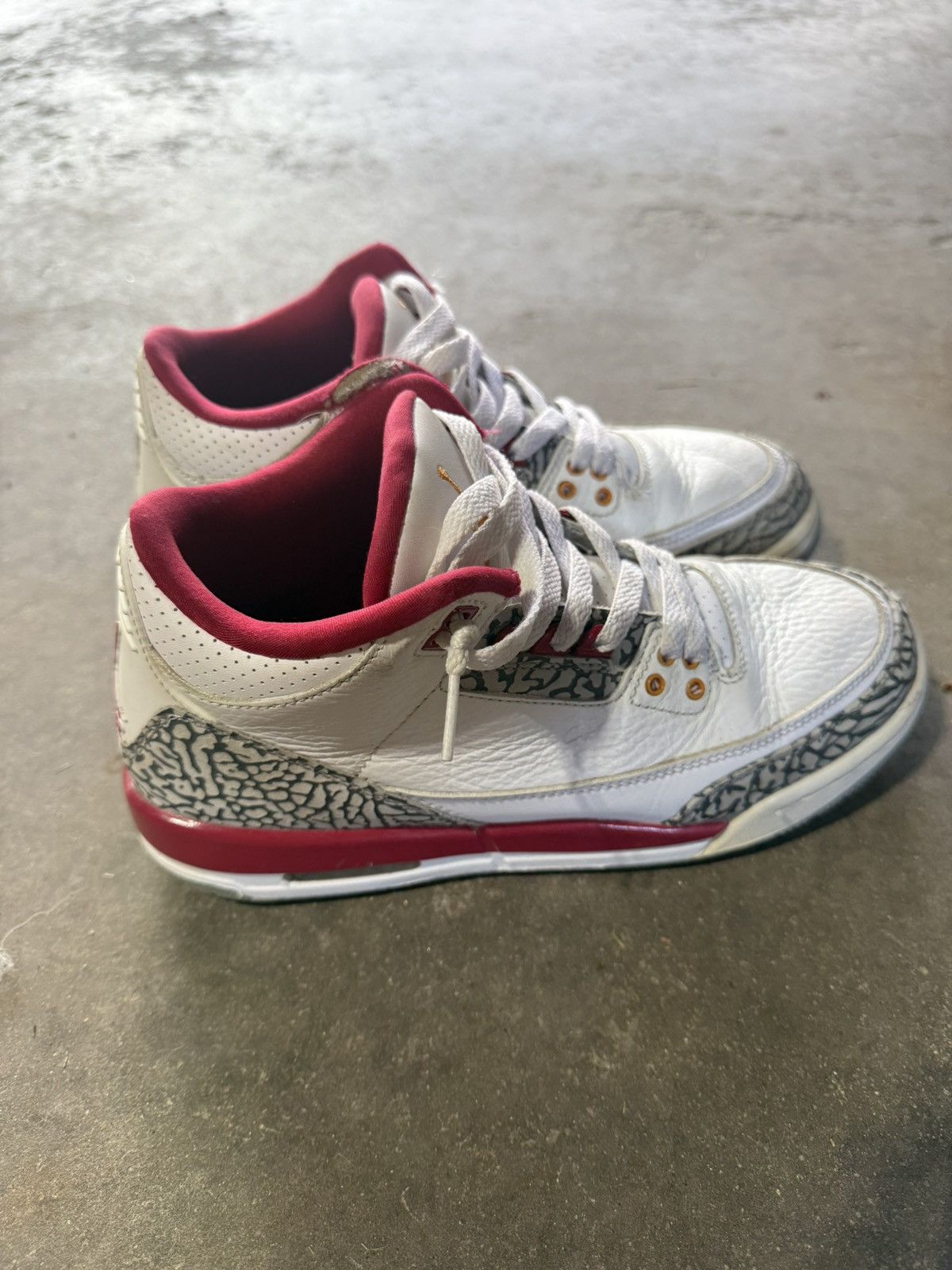 Jordan Brand Jordan 3 Cardinal Red Size US 7 / EU 40 - 1 Thumbnail
