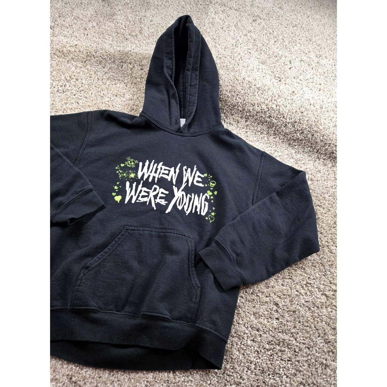 Gildan Gildan Hoodie Mens Small Black Graphic Long Sleeve Music Festival Pullover Pockets All Seasons Size US S / EU 44-46 / 1 - 3 Thumbnail