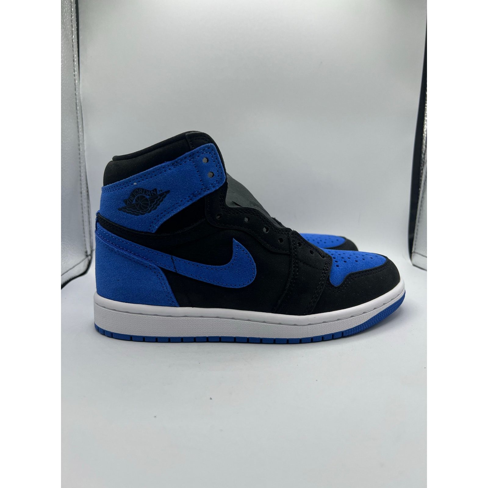 Jordan Brand Air Jordan 1 Retro High OG “Royal Reimagined” size 4 men Size US 5.5 / IT 35.5 - 3 Thumbnail