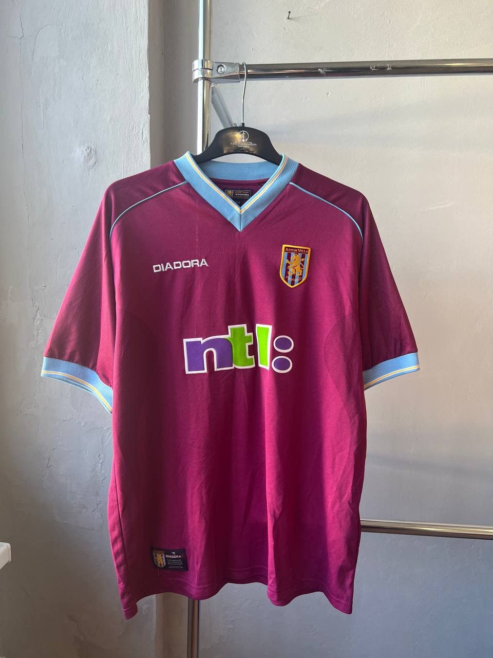 Diadora 2001/02 ASTON VILLA HOME SOCCER JERSEY FOOTBALL SHIRT SZ 44 Size US L / EU 52-54 / 3 - 2 Thumbnail