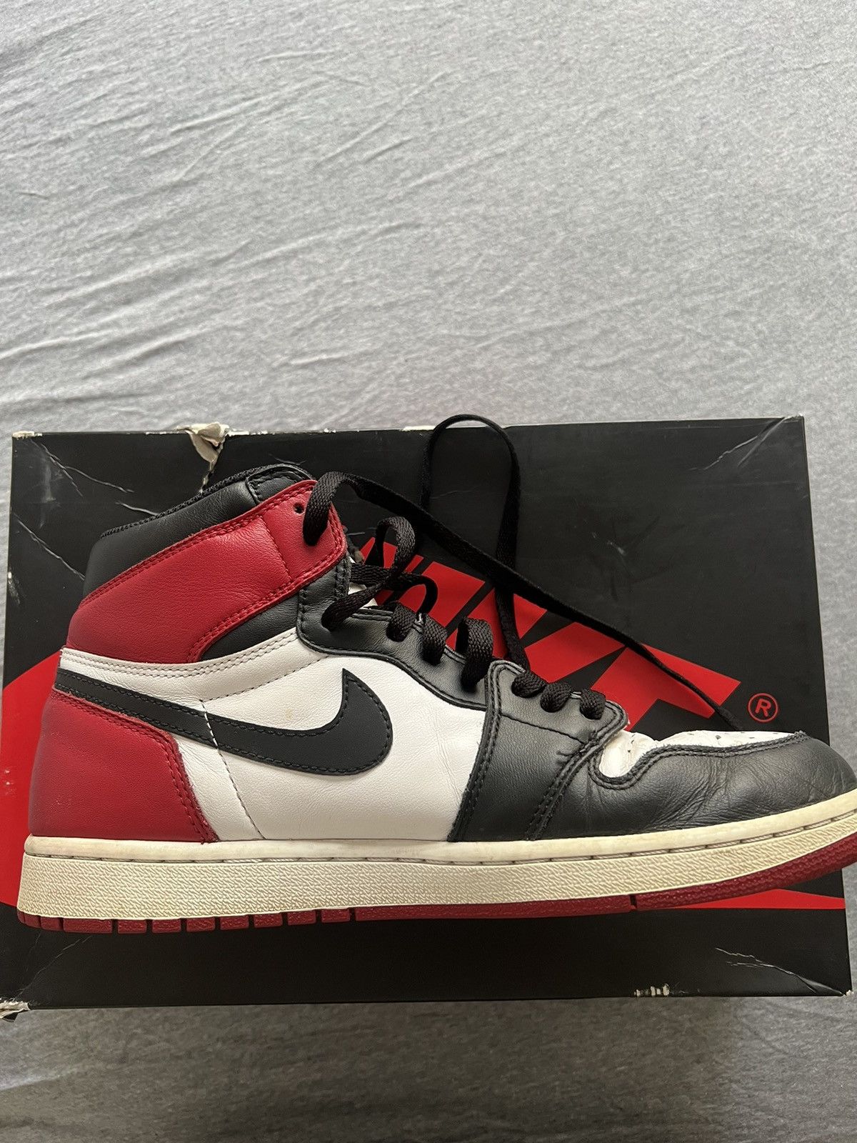 Jordan Brand × Nike Jordan 1 High Black Toe (2016) Size US 10.5 / EU 43-44 - 5 Thumbnail